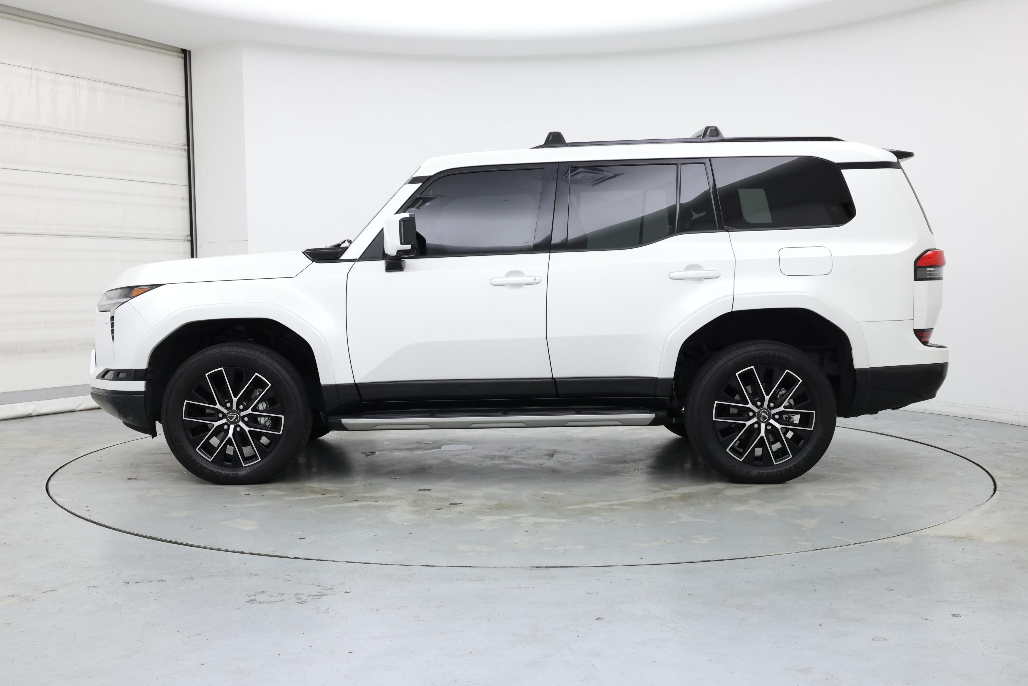 Thumbnail: 2024 Lexus GX - 3