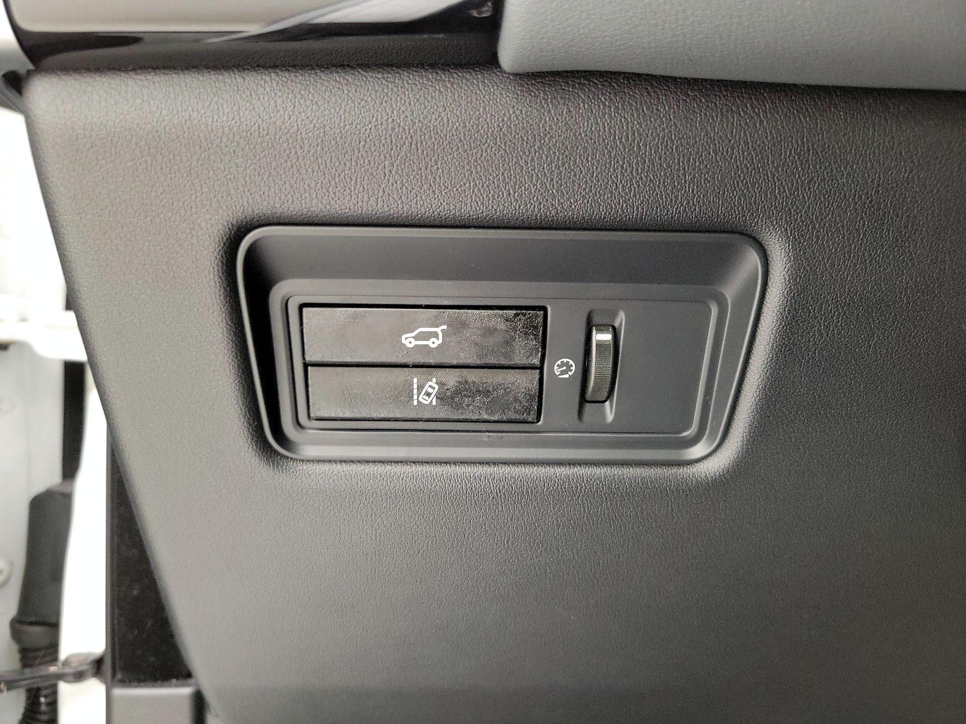 Thumbnail: 2015 Land Rover Range Rover Sport - 13