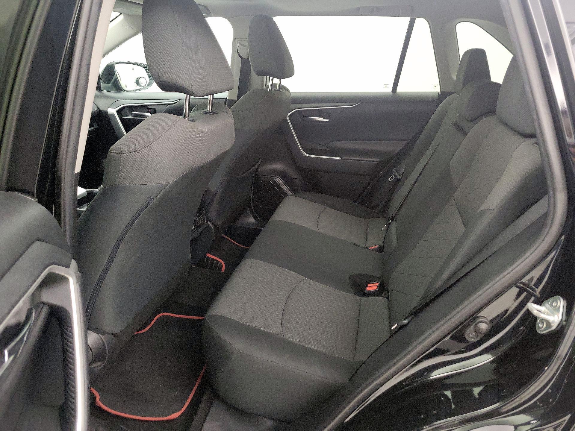Thumbnail: 2019 Toyota RAV4 - 20