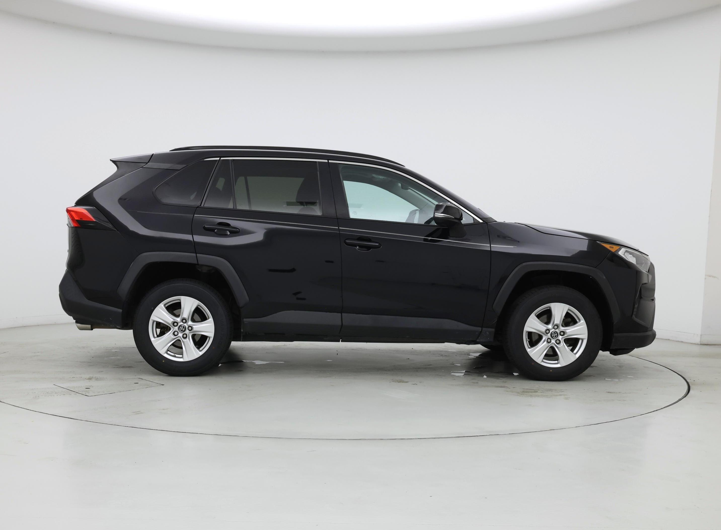 Thumbnail: 2019 Toyota RAV4 - 7