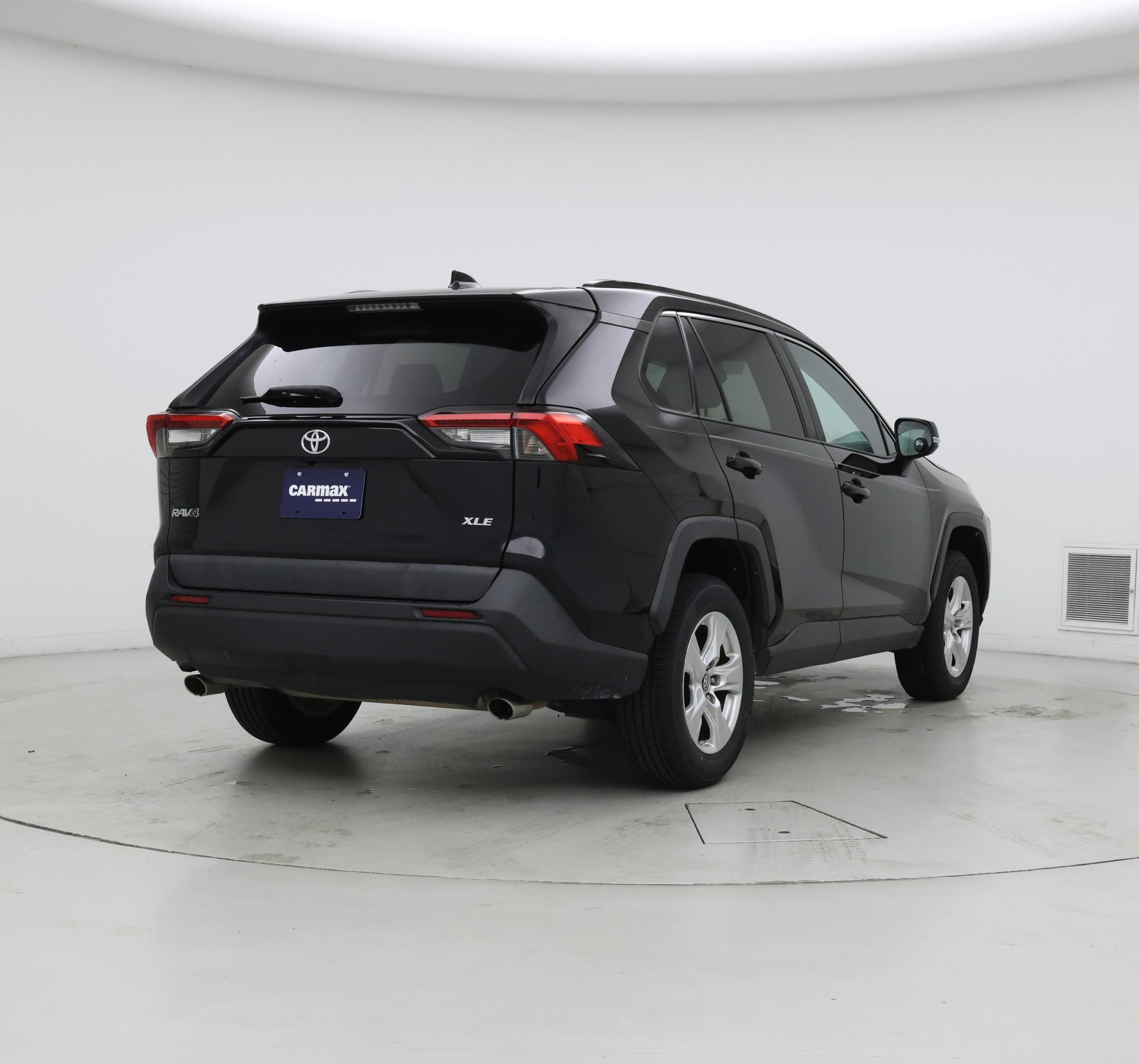 Thumbnail: 2019 Toyota RAV4 - 8