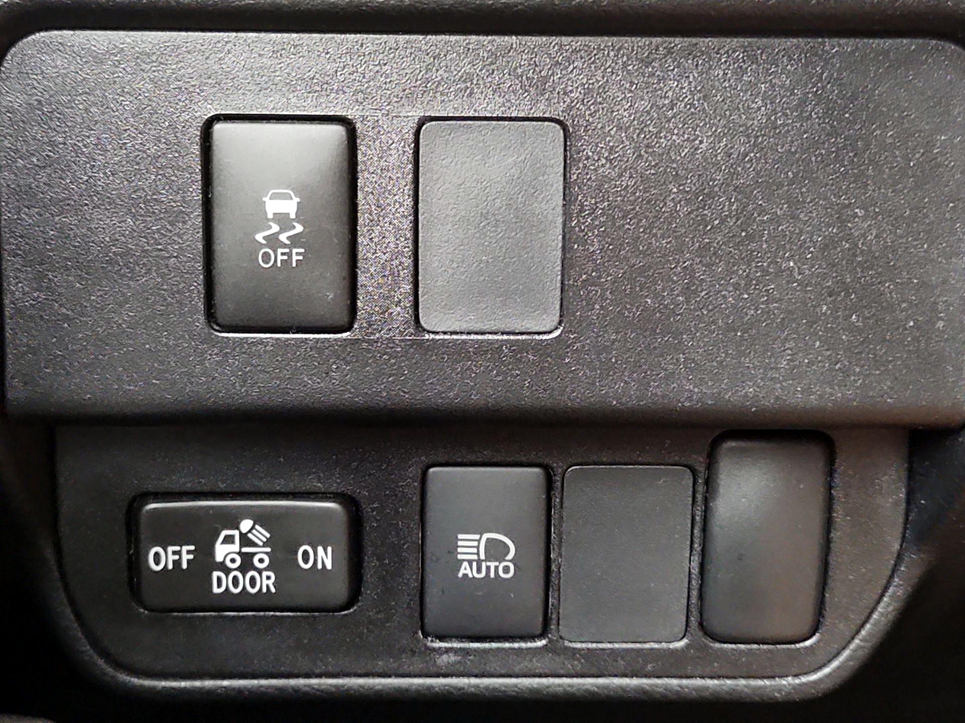 Thumbnail: 2021 Toyota Tacoma - 13