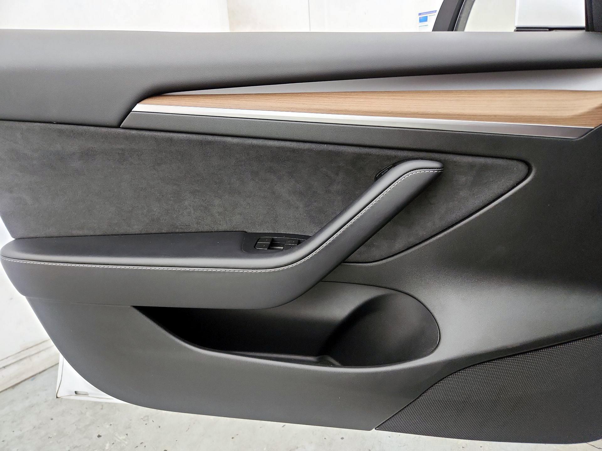 Thumbnail: 2023 Tesla Model 3 - 12