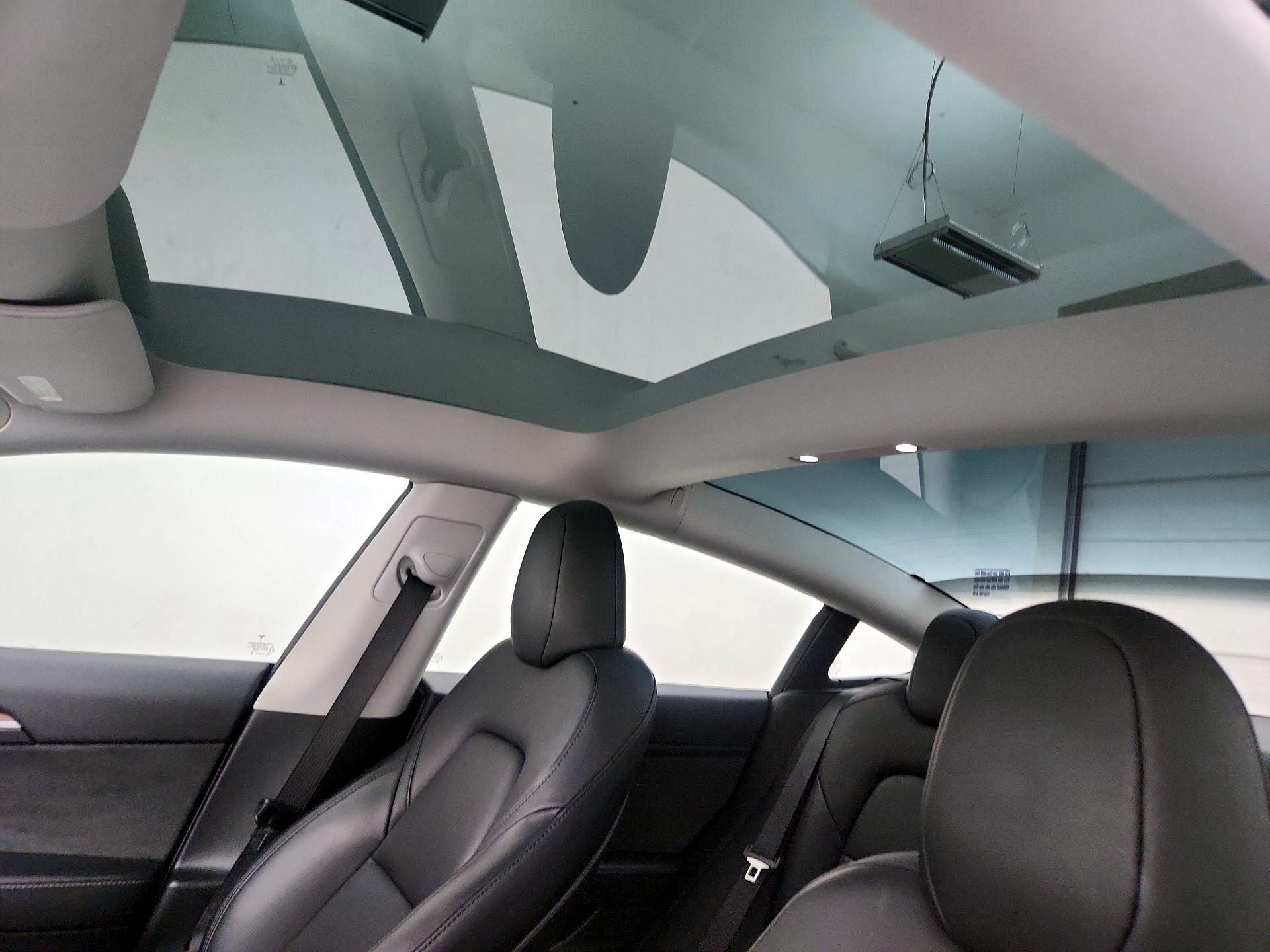 Thumbnail: 2023 Tesla Model 3 - 18