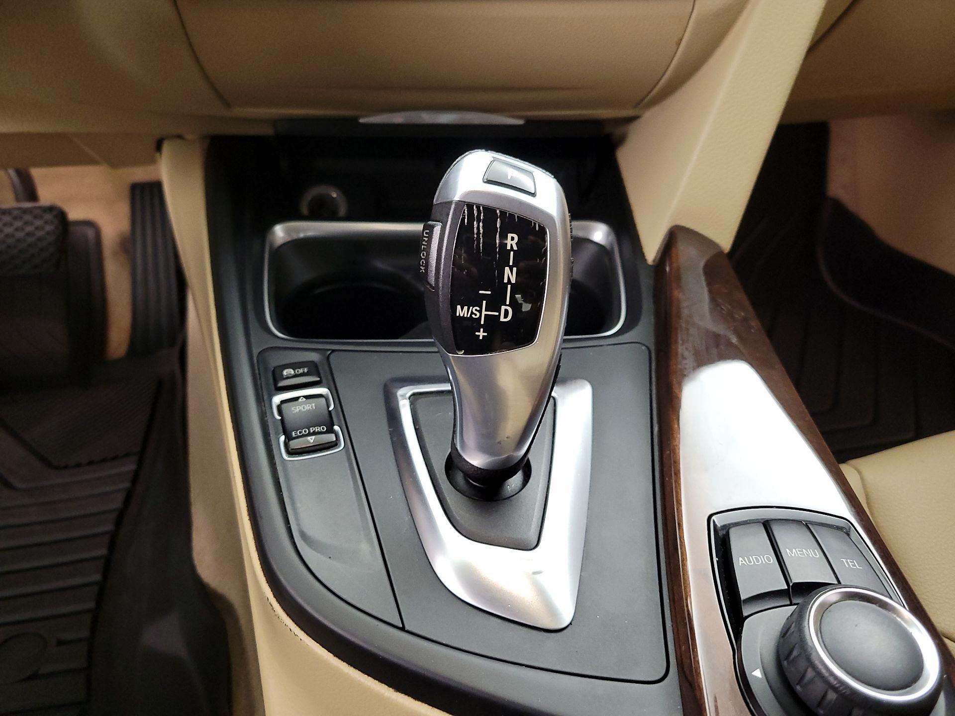 Thumbnail: 2015 BMW 3 Series - 14