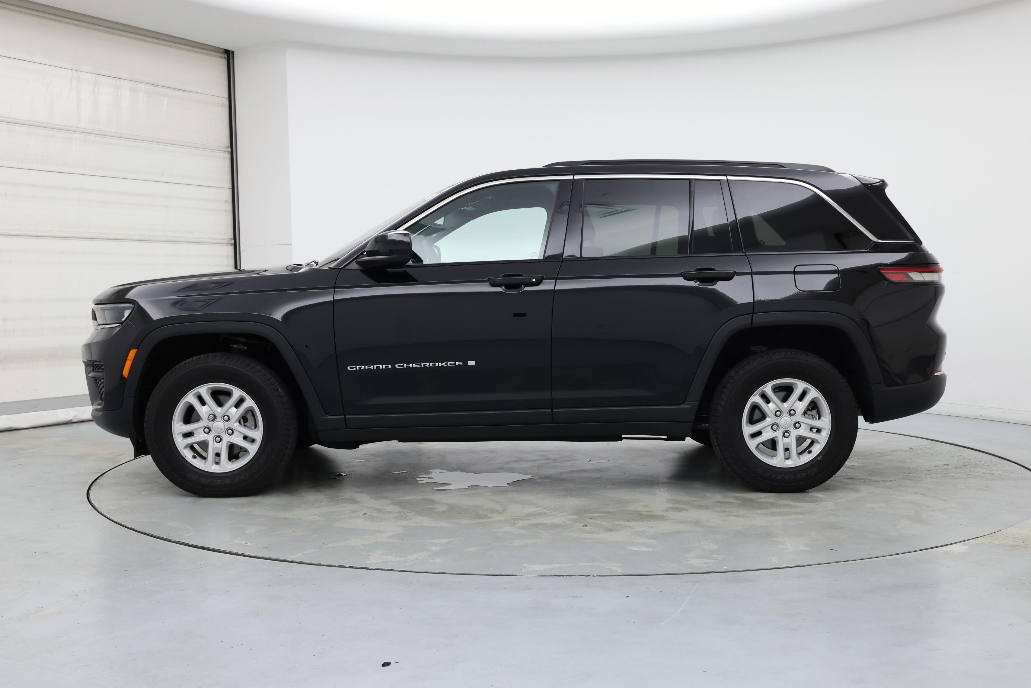 Thumbnail: 2024 Jeep Grand Cherokee - 3