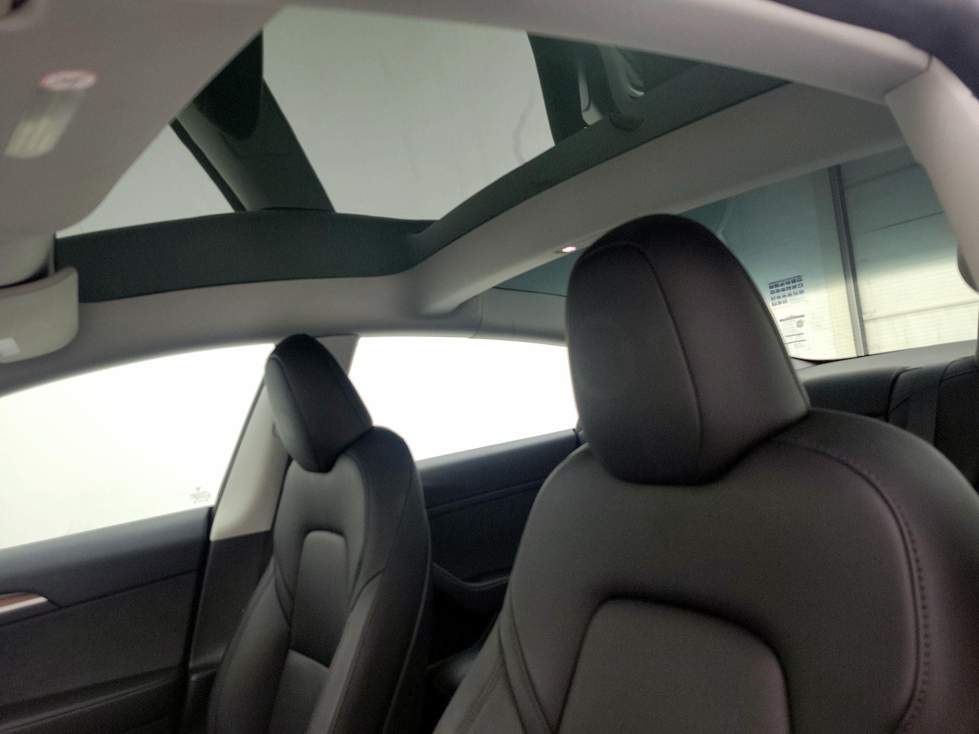 Thumbnail: 2023 Tesla Model 3 - 19