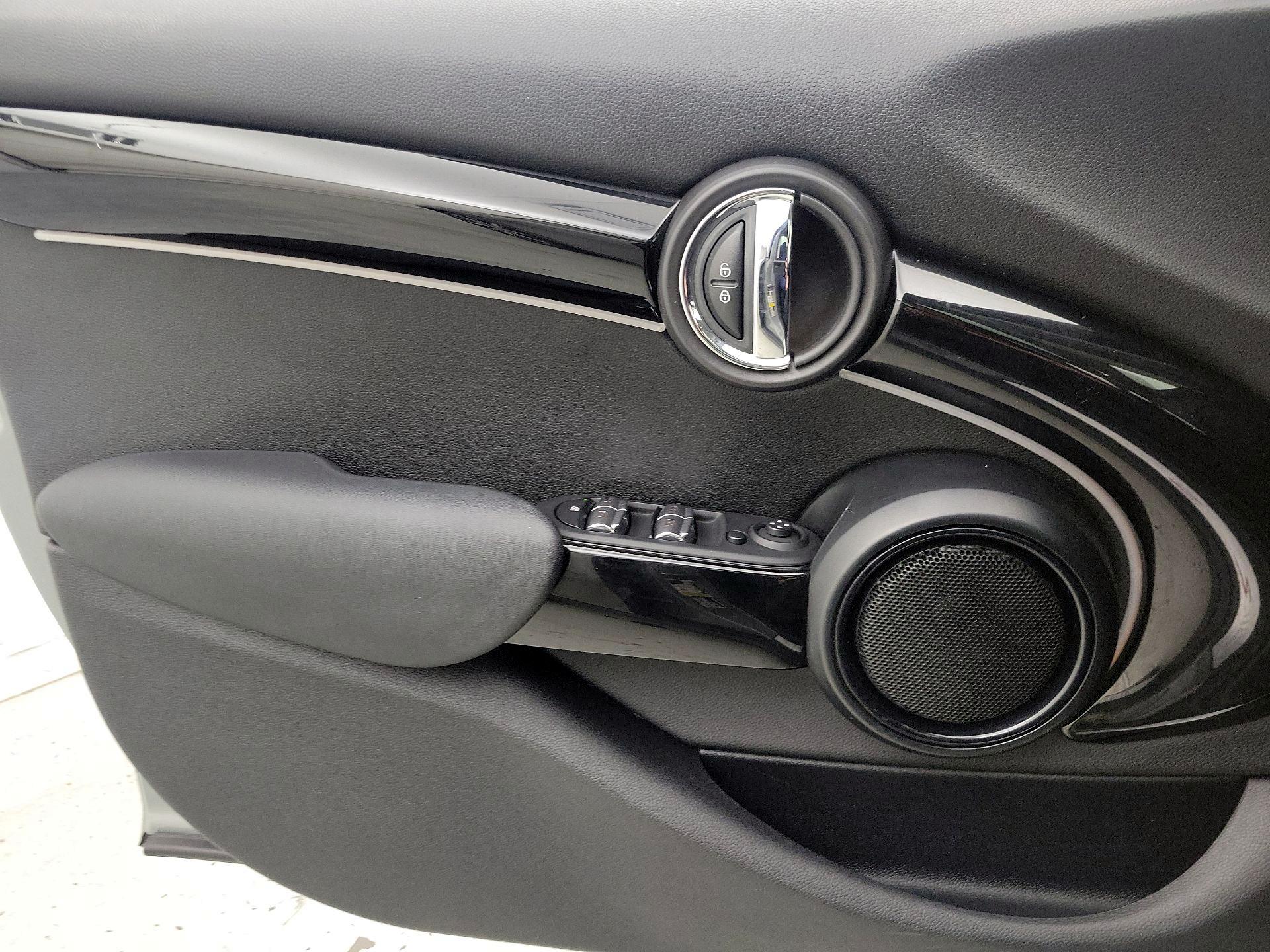 Thumbnail: 2022 MINI Cooper Hardtop - 12