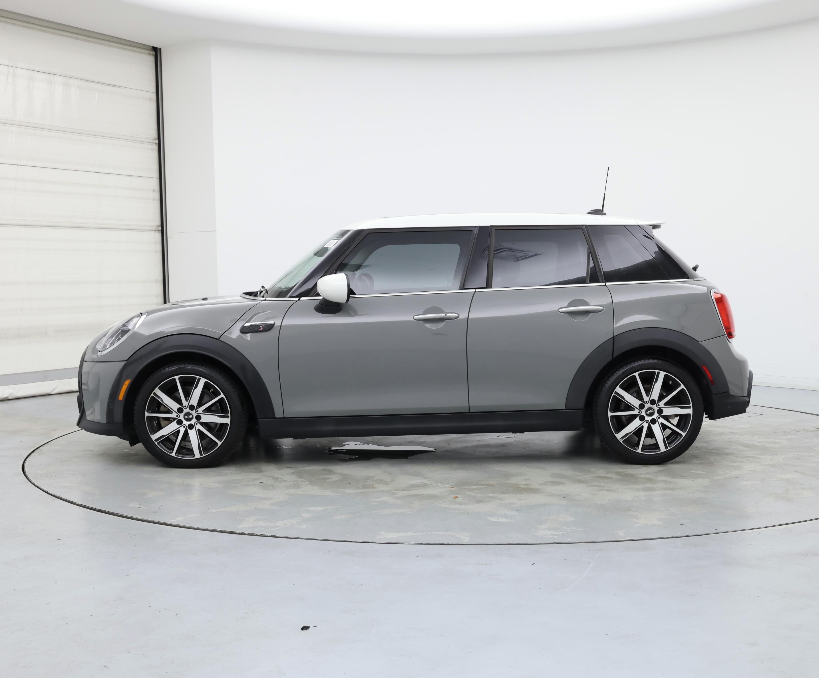 Thumbnail: 2022 MINI Cooper Hardtop - 3