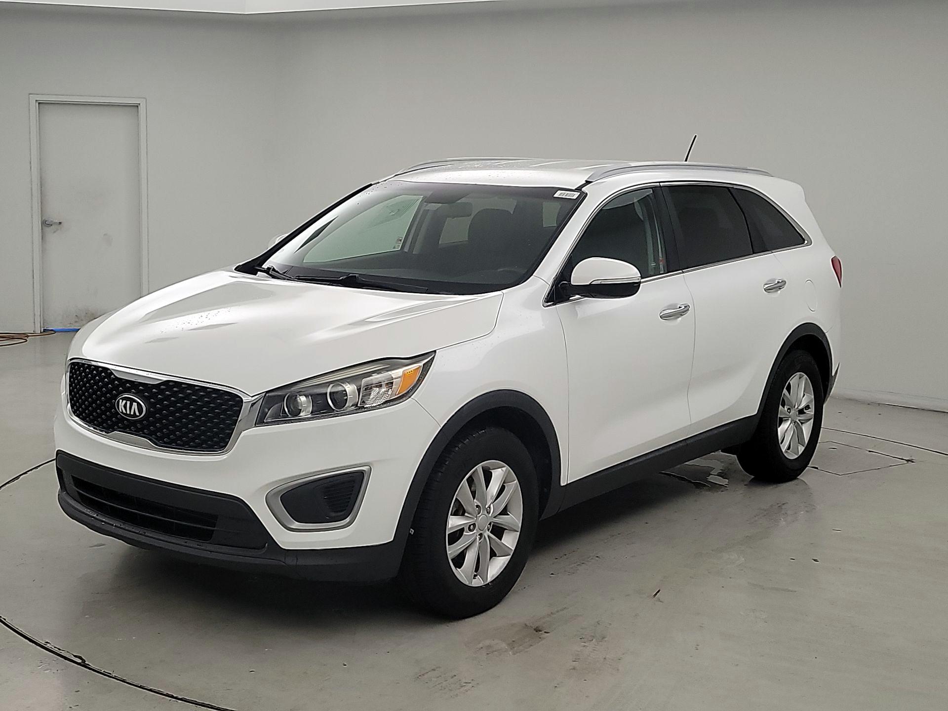Thumbnail: 2017 Kia Sorento - 3