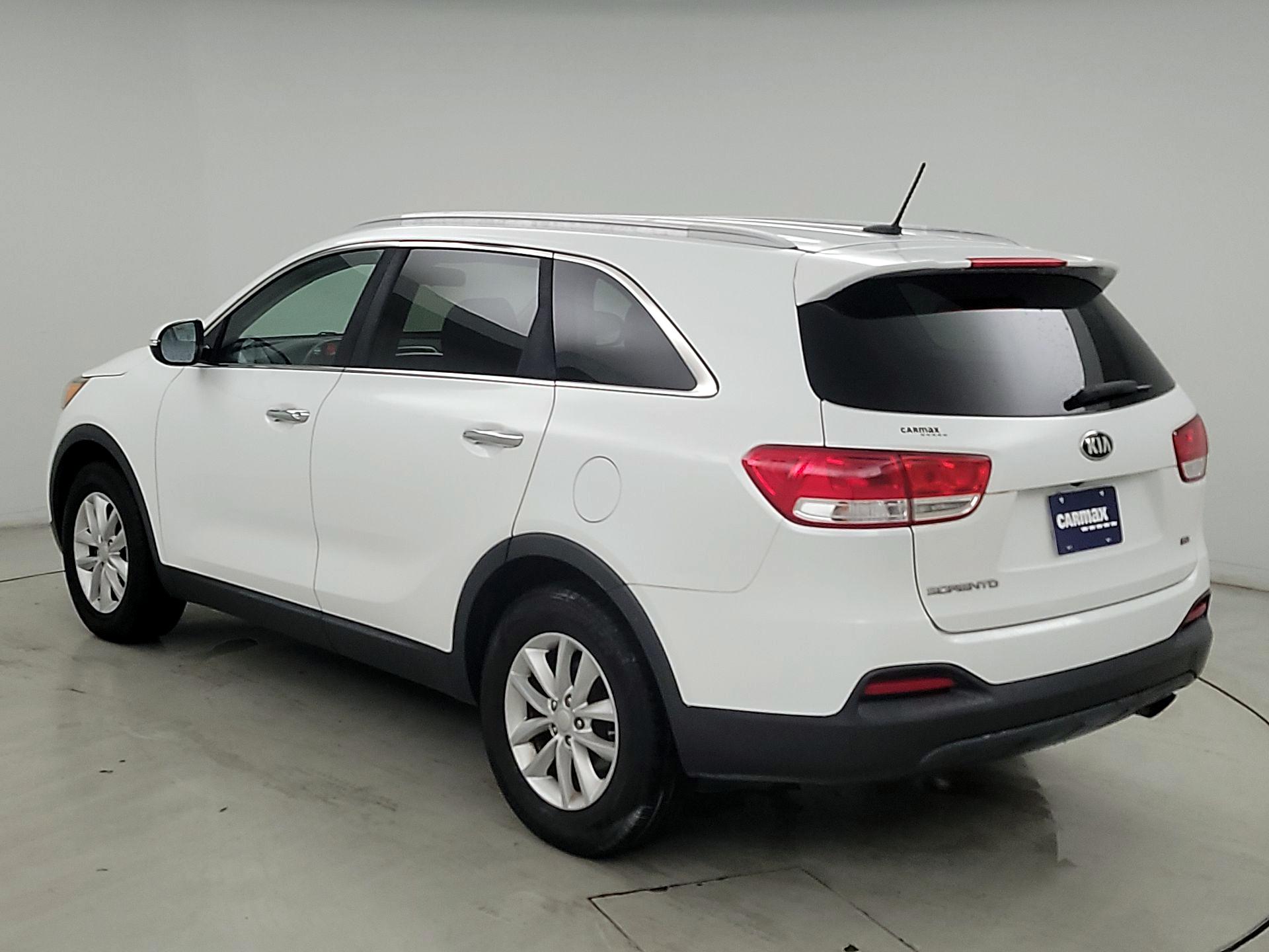 Thumbnail: 2017 Kia Sorento - 7