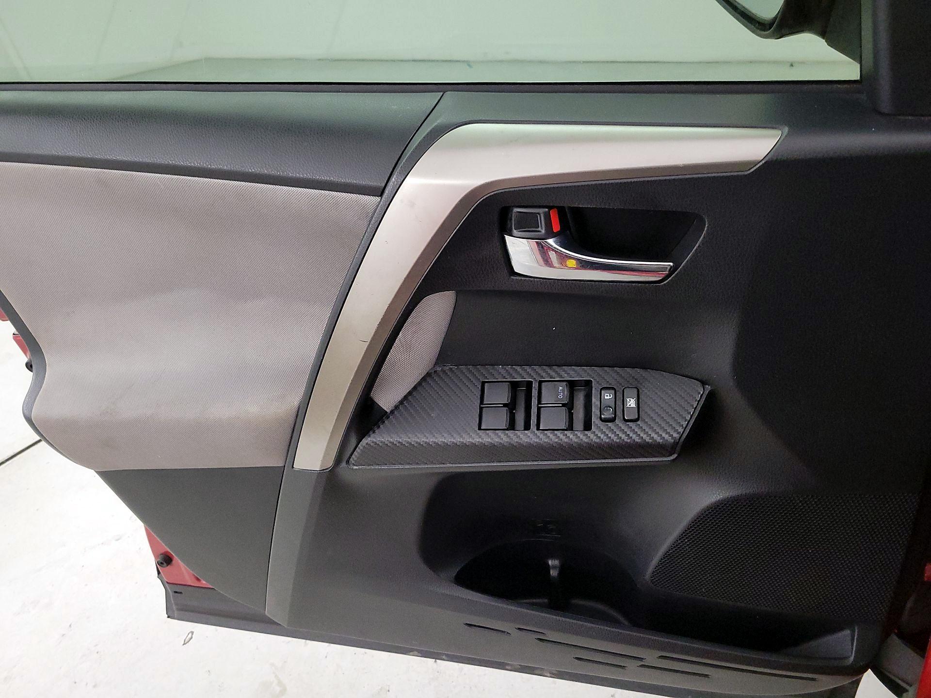 Thumbnail: 2014 Toyota RAV4 - 10