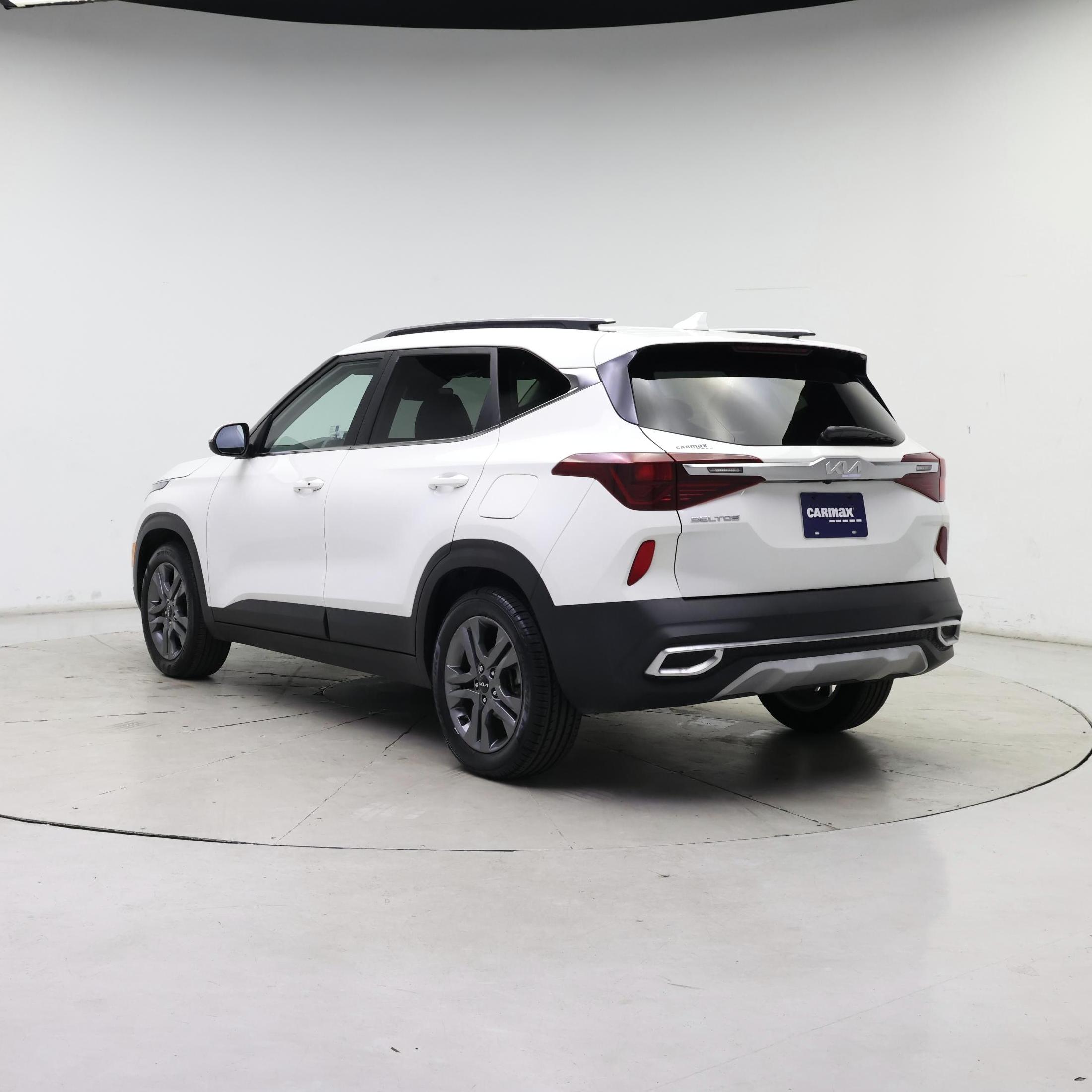Thumbnail: 2023 Kia Seltos - 2