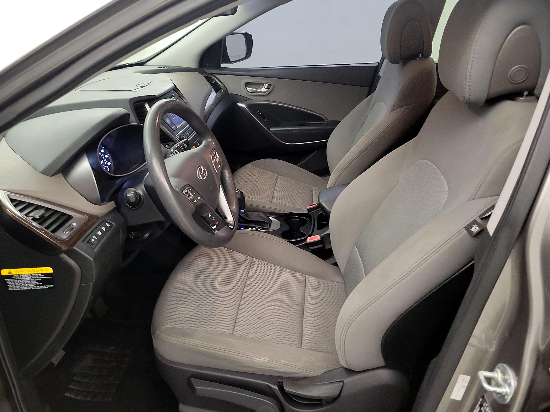 Thumbnail: 2017 Hyundai Santa Fe - 9