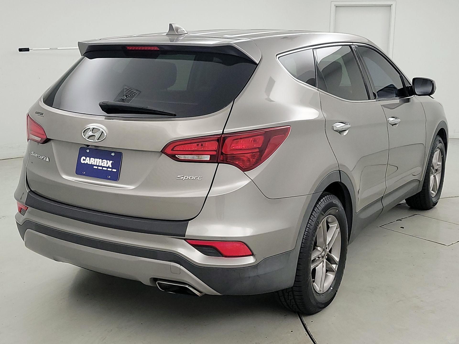 Thumbnail: 2017 Hyundai Santa Fe - 5