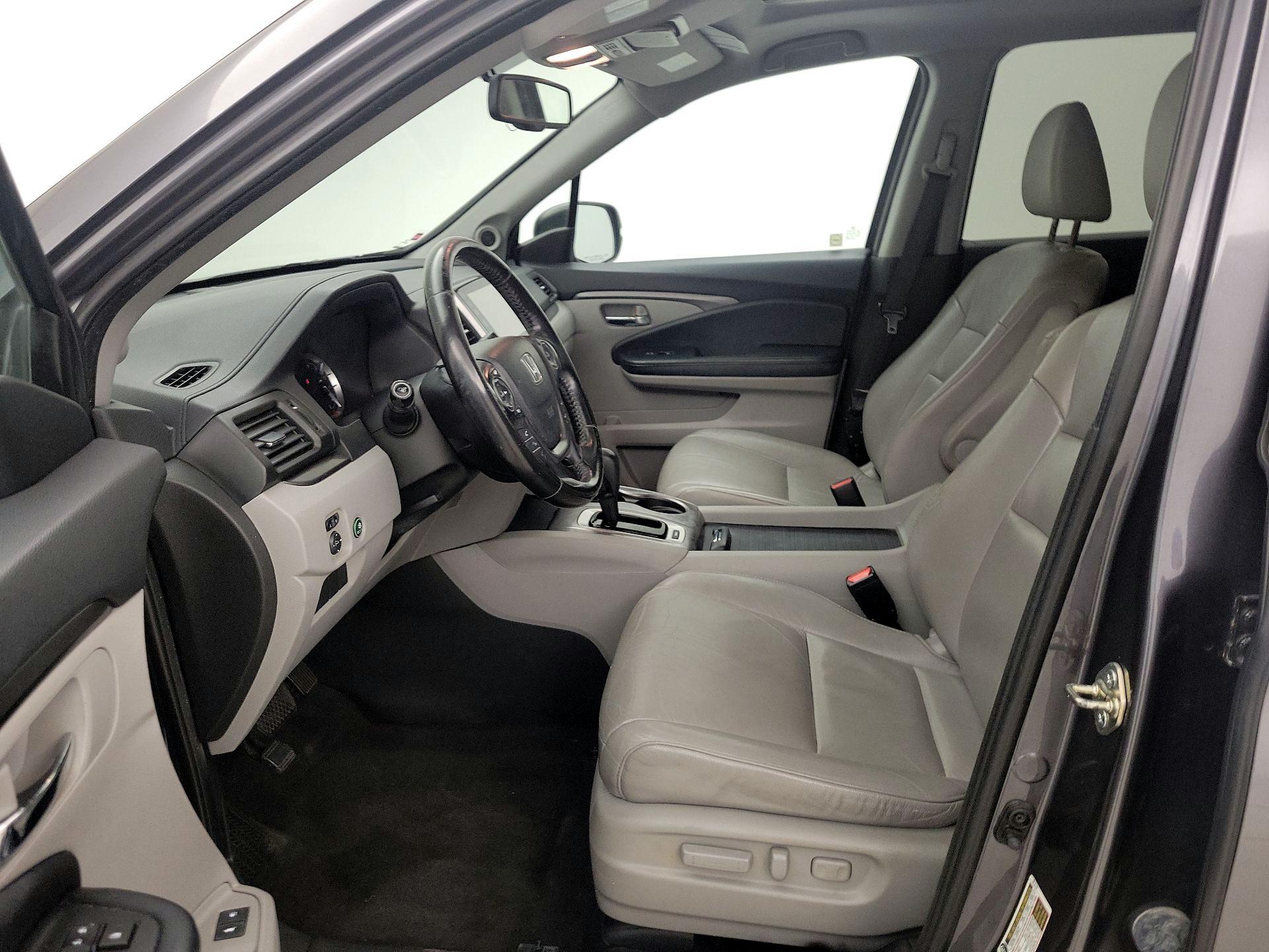 Thumbnail: 2016 Honda Pilot - 11