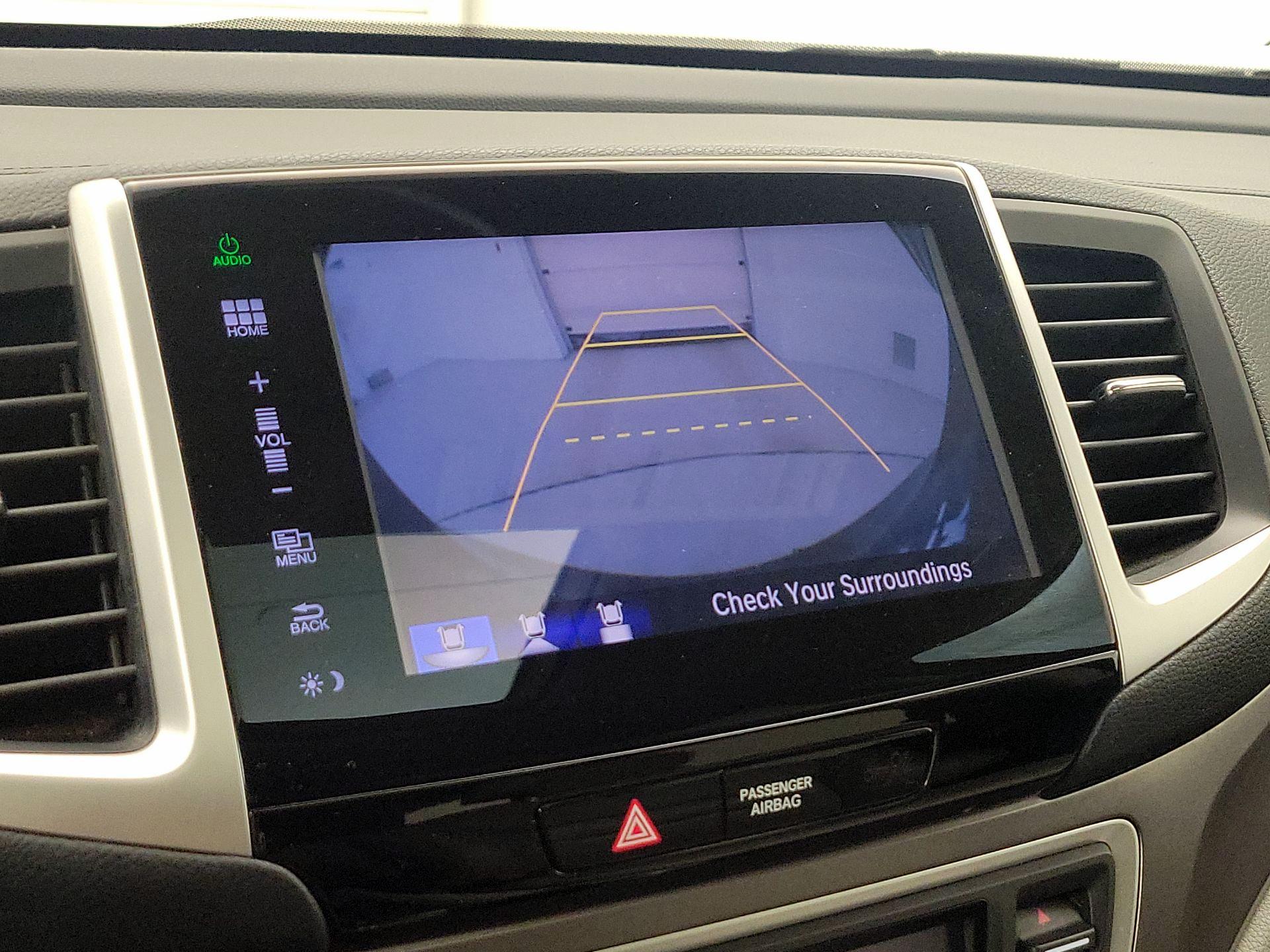 Thumbnail: 2016 Honda Pilot - 14