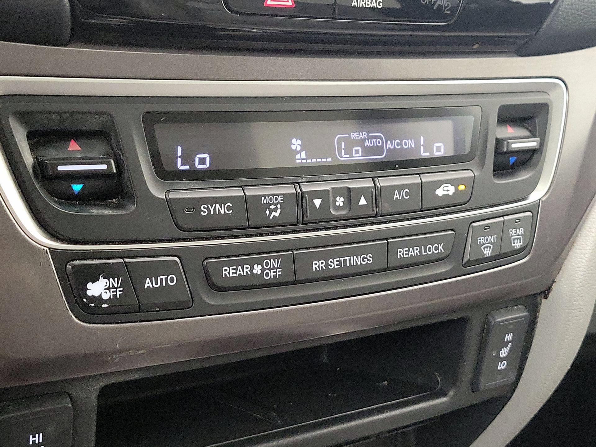 Thumbnail: 2016 Honda Pilot - 16