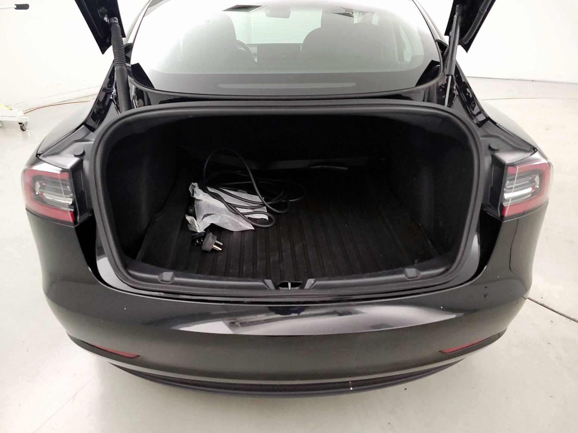 Thumbnail: 2021 Tesla Model 3 - 19