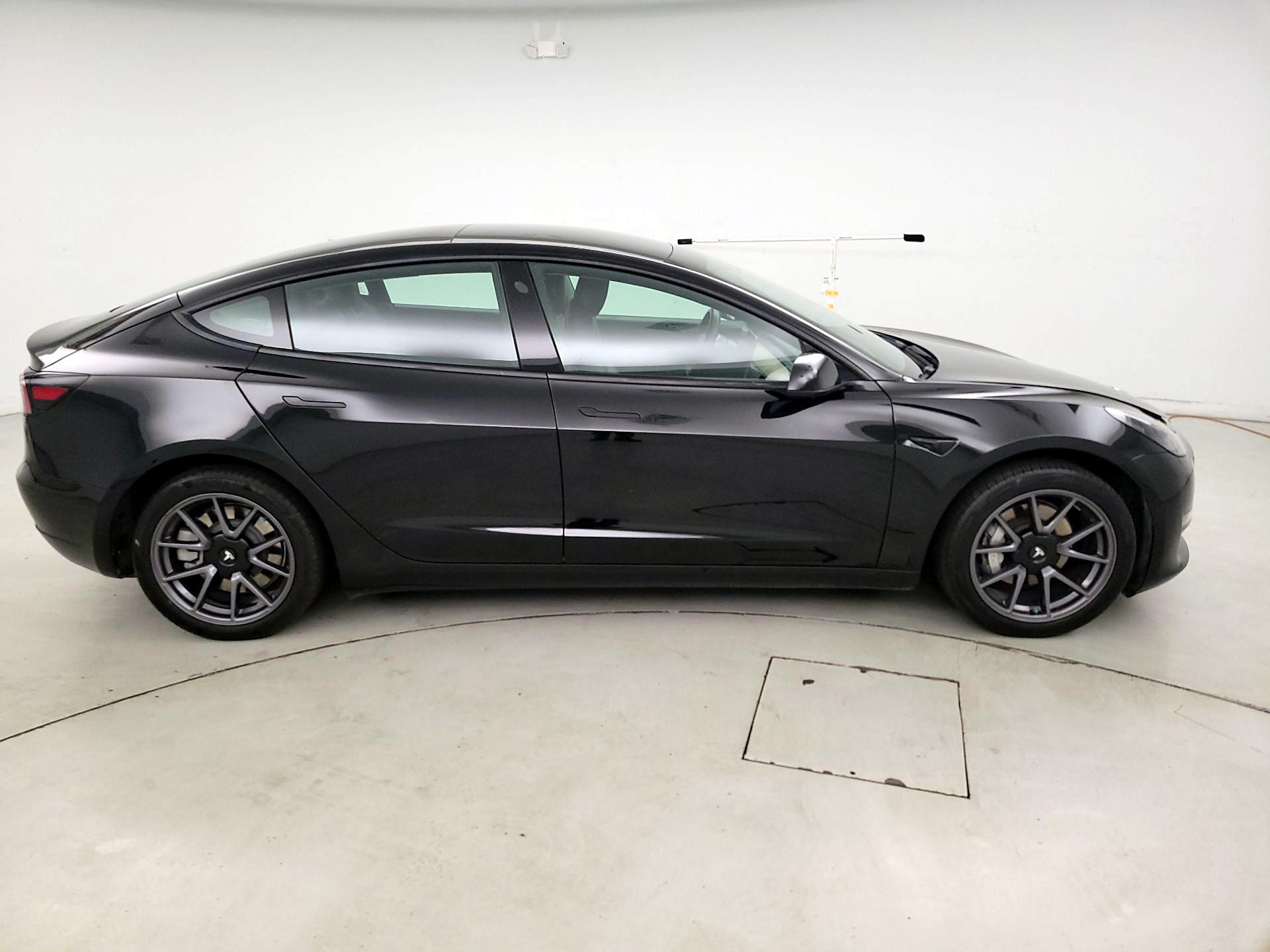 Thumbnail: 2021 Tesla Model 3 - 4