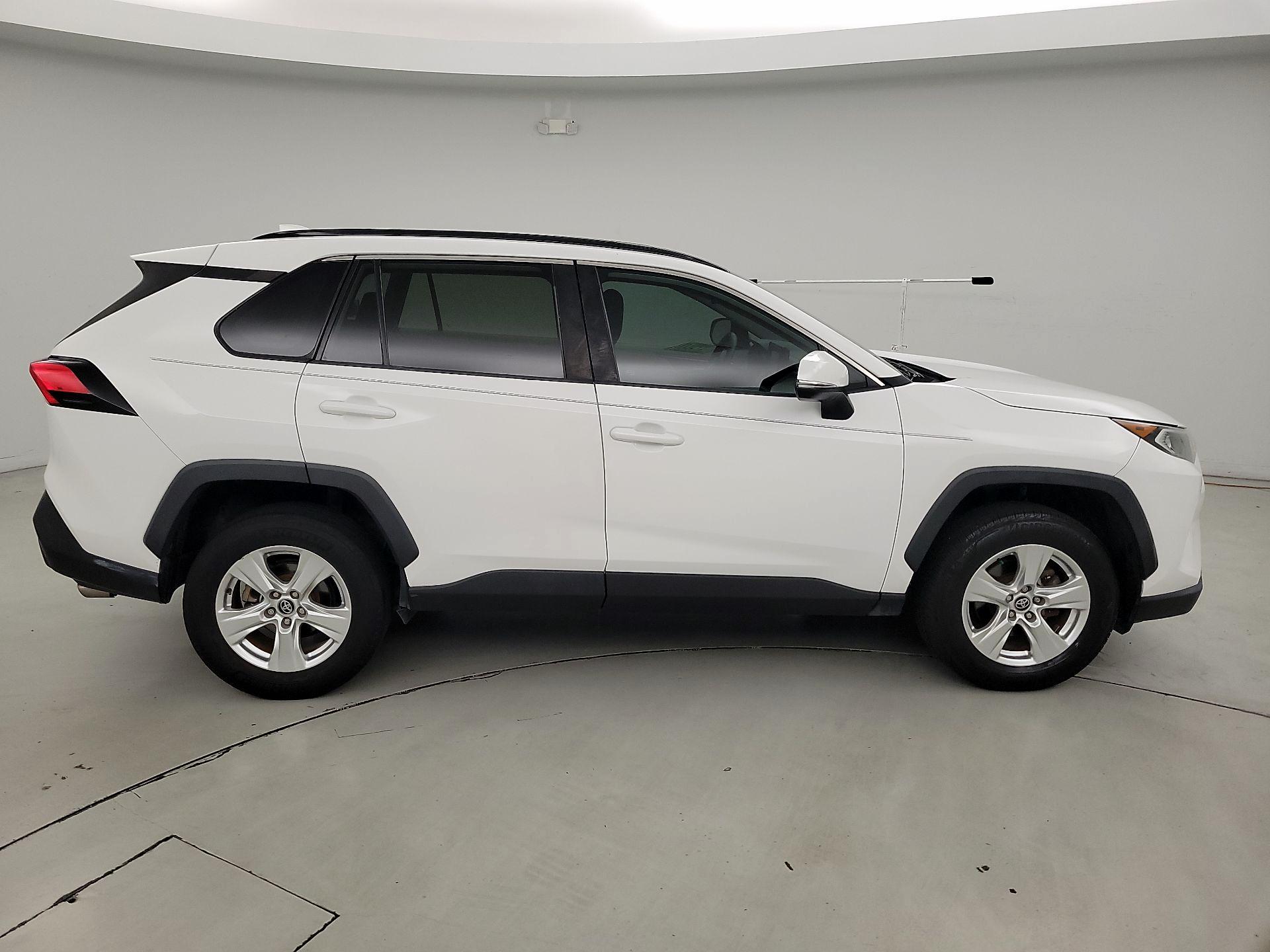 Thumbnail: 2020 Toyota RAV4 - 4