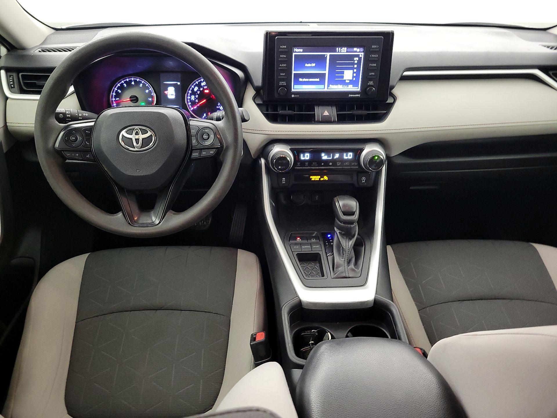 Thumbnail: 2020 Toyota RAV4 - 8