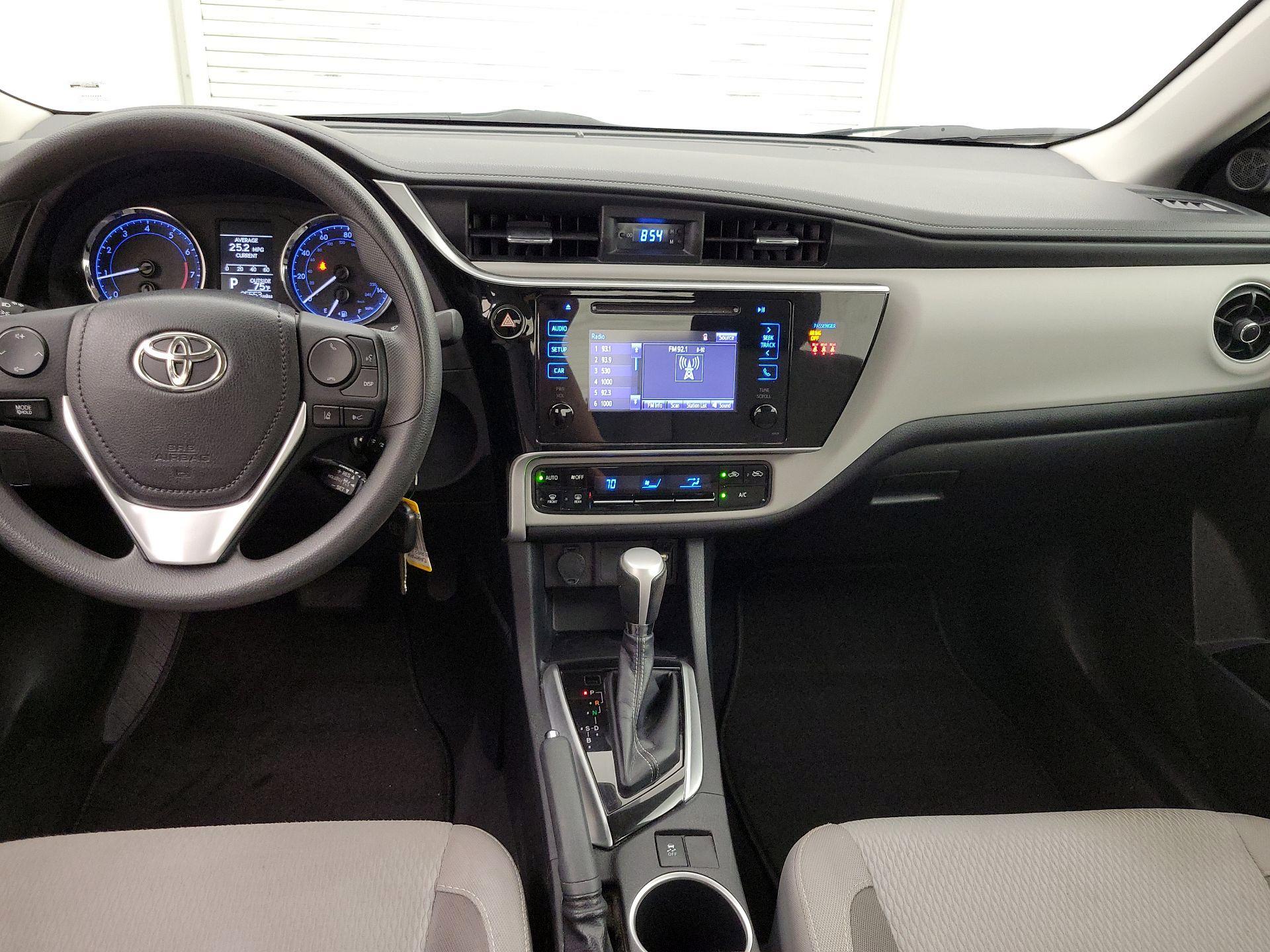 Thumbnail: 2018 Toyota Corolla - 9