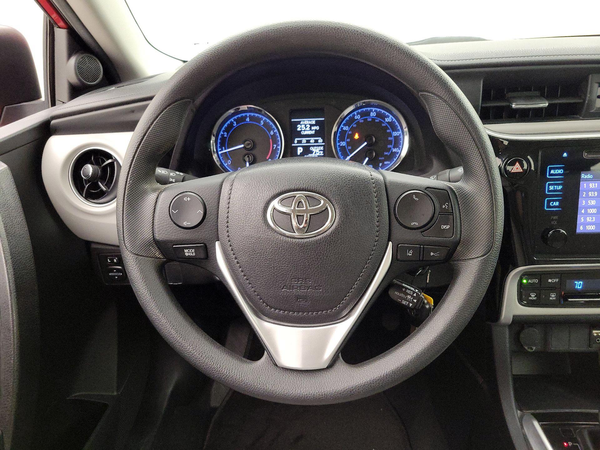 Thumbnail: 2018 Toyota Corolla - 10
