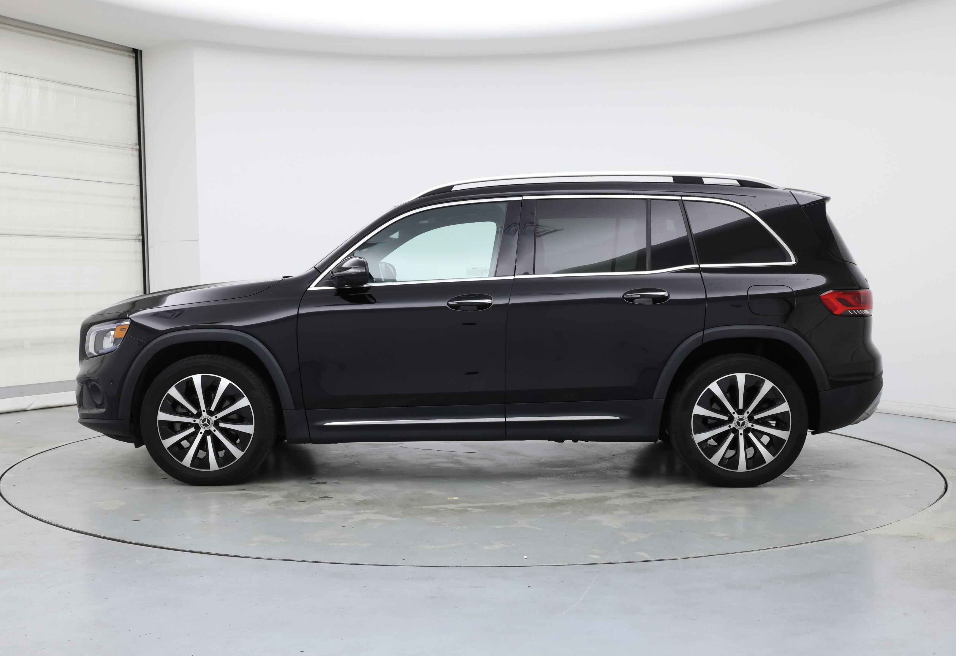 Thumbnail: 2022 Mercedes-Benz GLB - 3