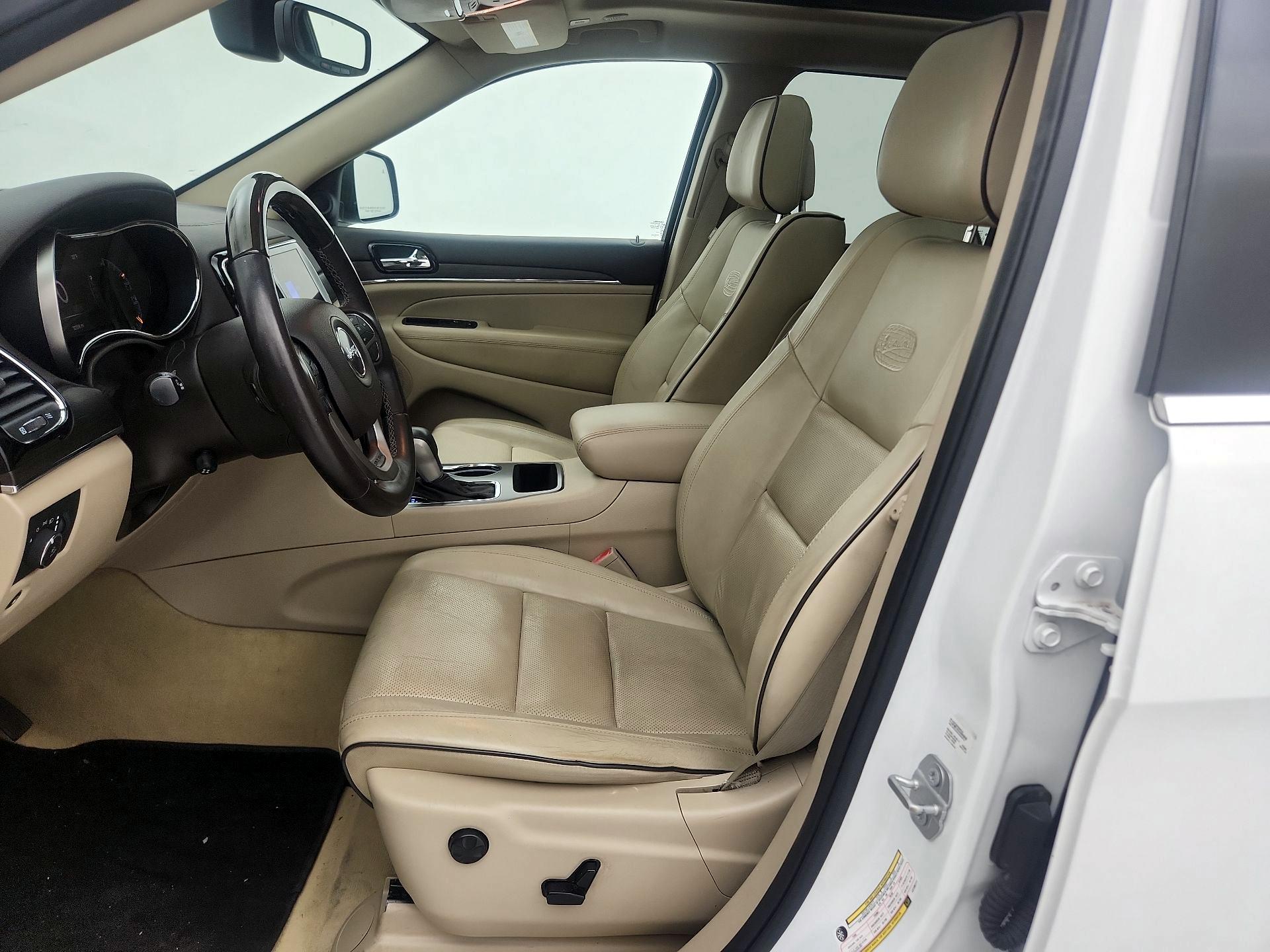 Thumbnail: 2020 Jeep Grand Cherokee - 11