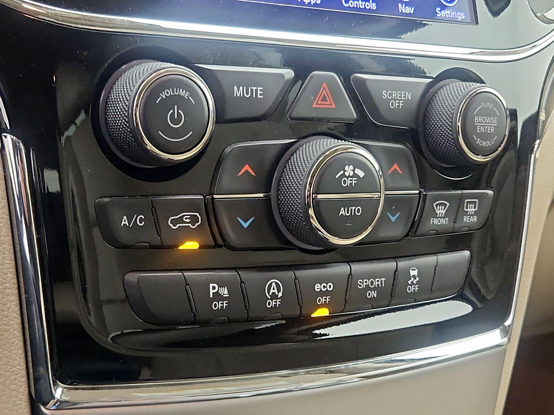 Thumbnail: 2020 Jeep Grand Cherokee - 17