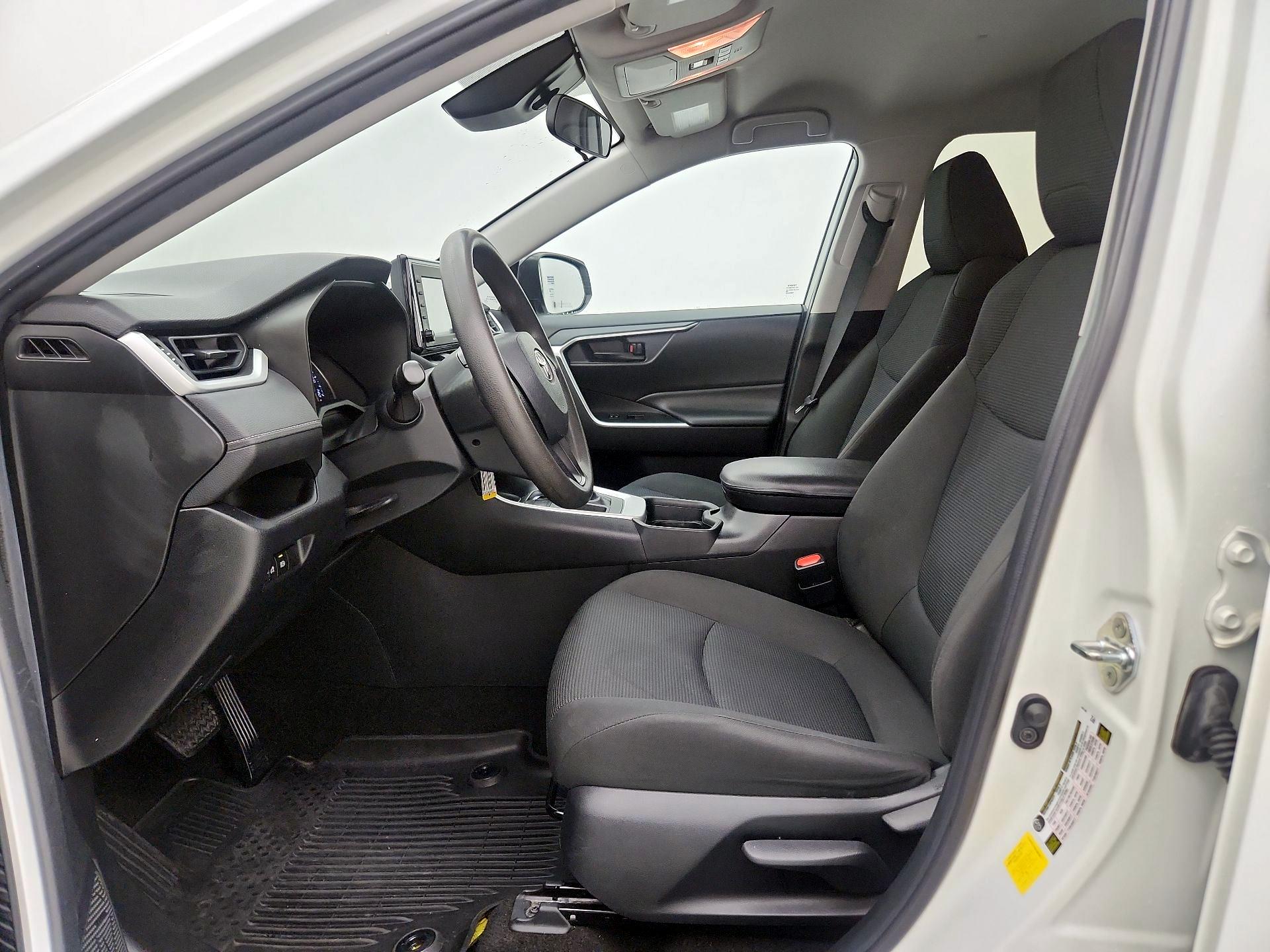 Thumbnail: 2020 Toyota RAV4 - 11