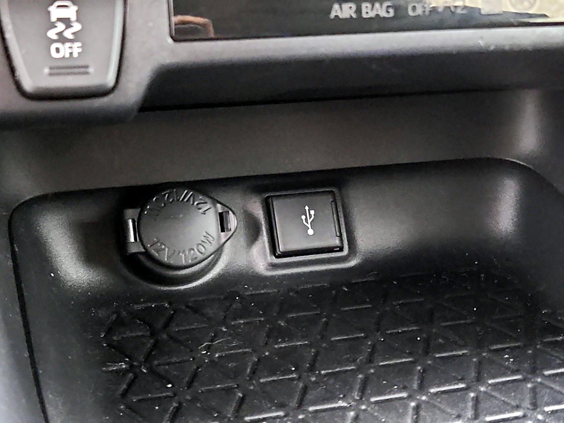Thumbnail: 2020 Toyota RAV4 - 18