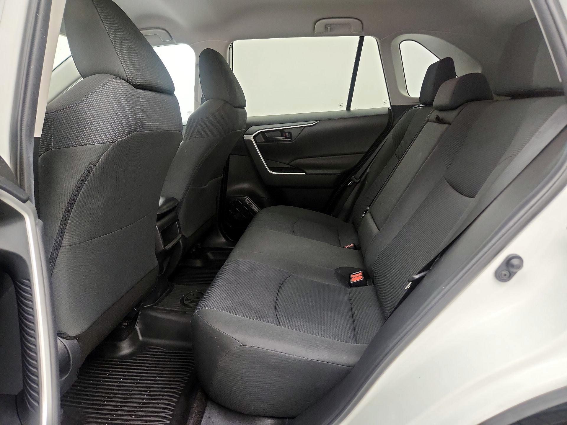 Thumbnail: 2020 Toyota RAV4 - 19