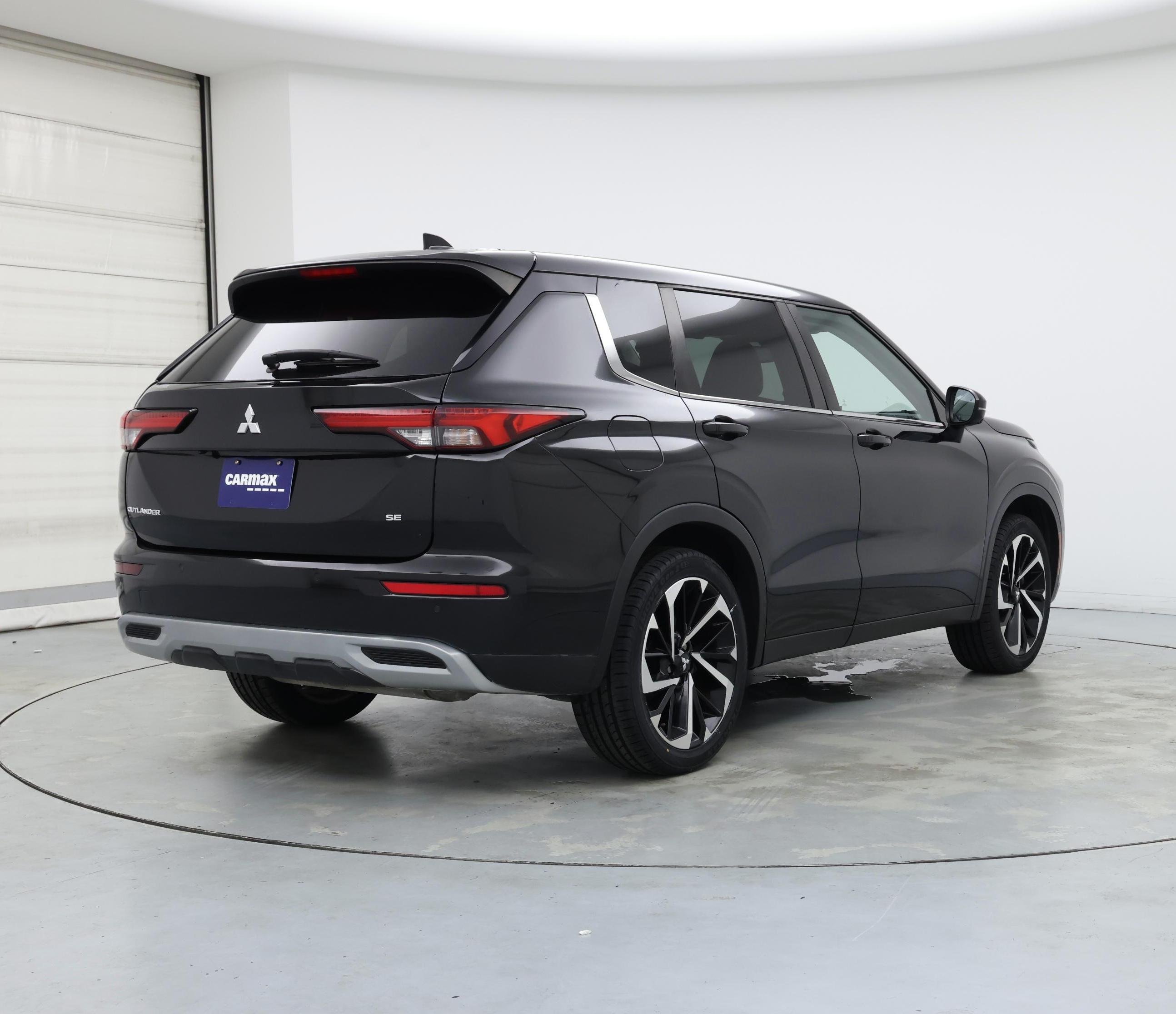 Thumbnail: 2022 Mitsubishi Outlander - 8
