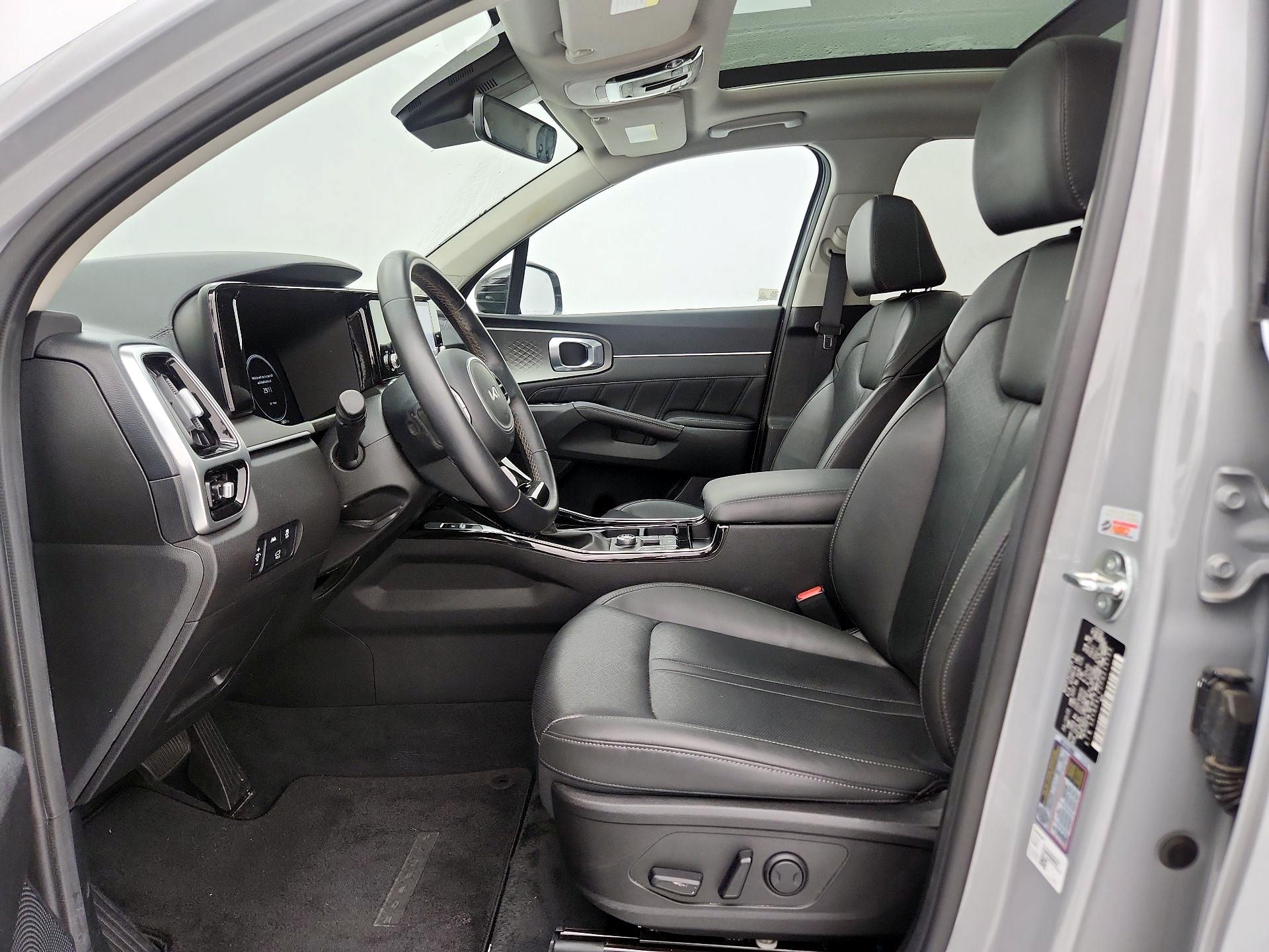 Thumbnail: 2023 Kia Sorento - 11
