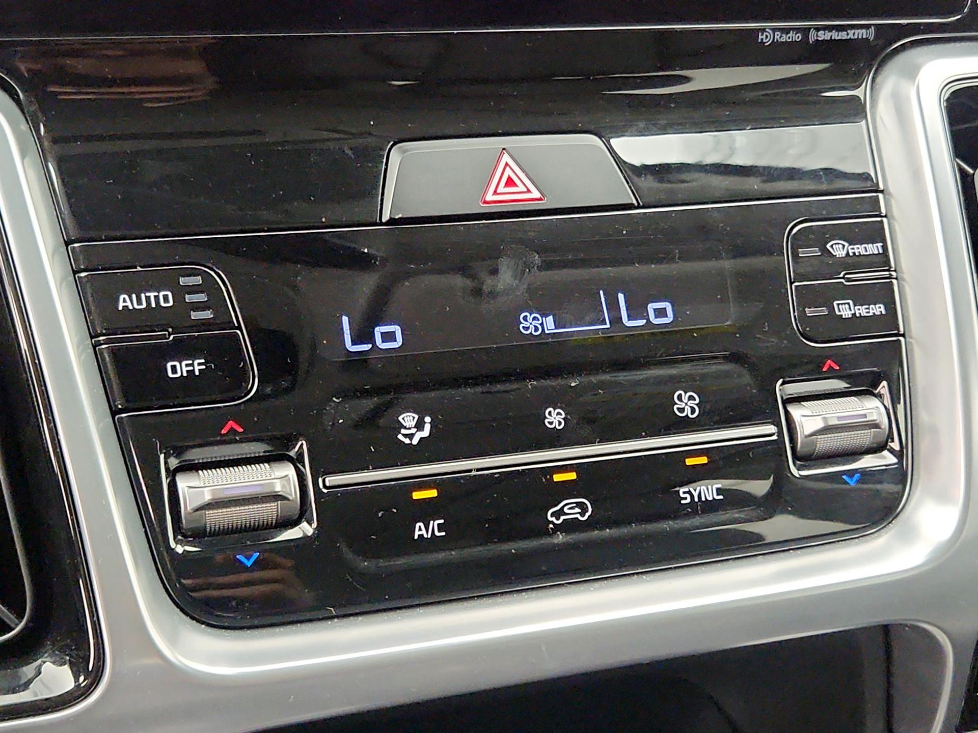 Thumbnail: 2023 Kia Sorento - 17