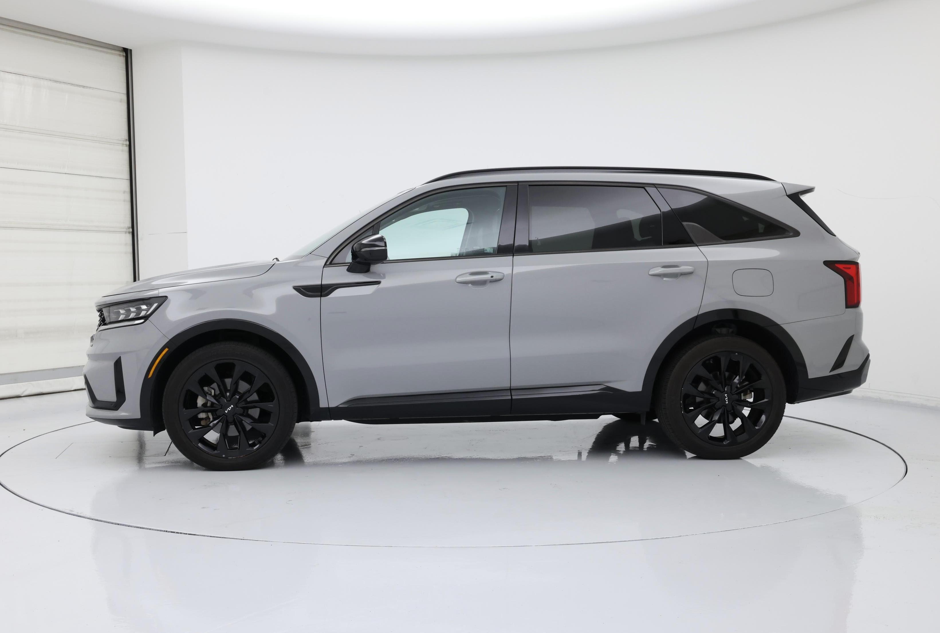 Thumbnail: 2023 Kia Sorento - 3