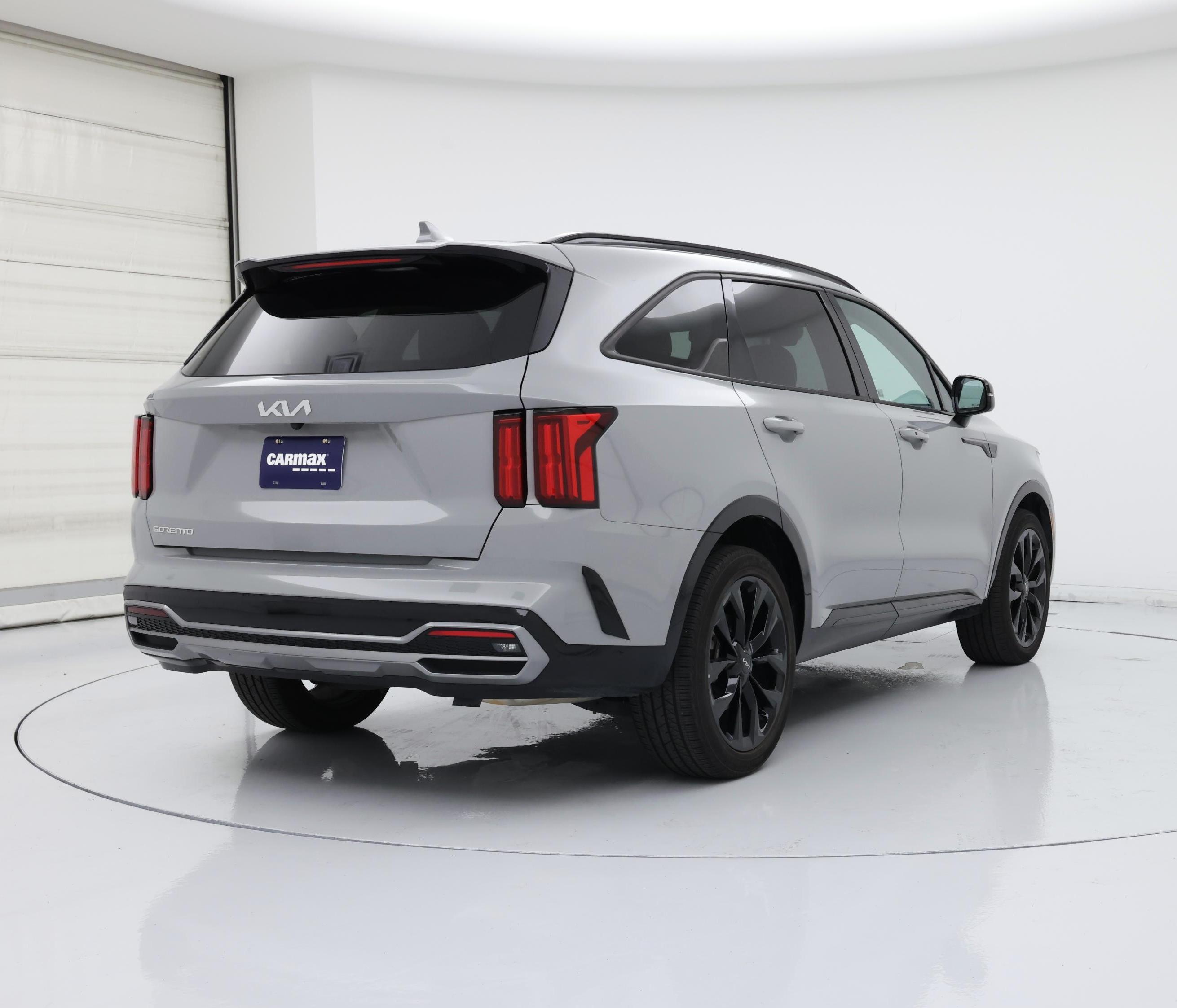 Thumbnail: 2023 Kia Sorento - 8