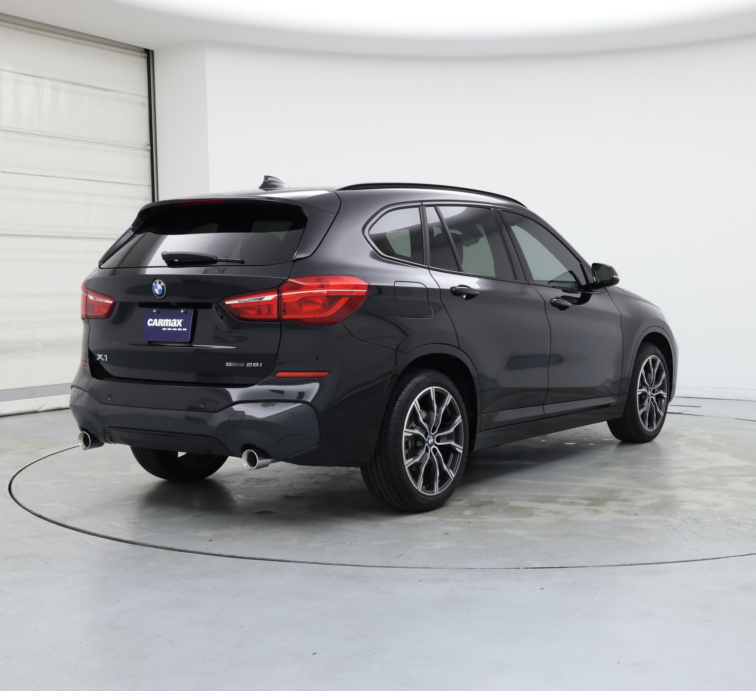 Thumbnail: 2021 BMW X1 - 8