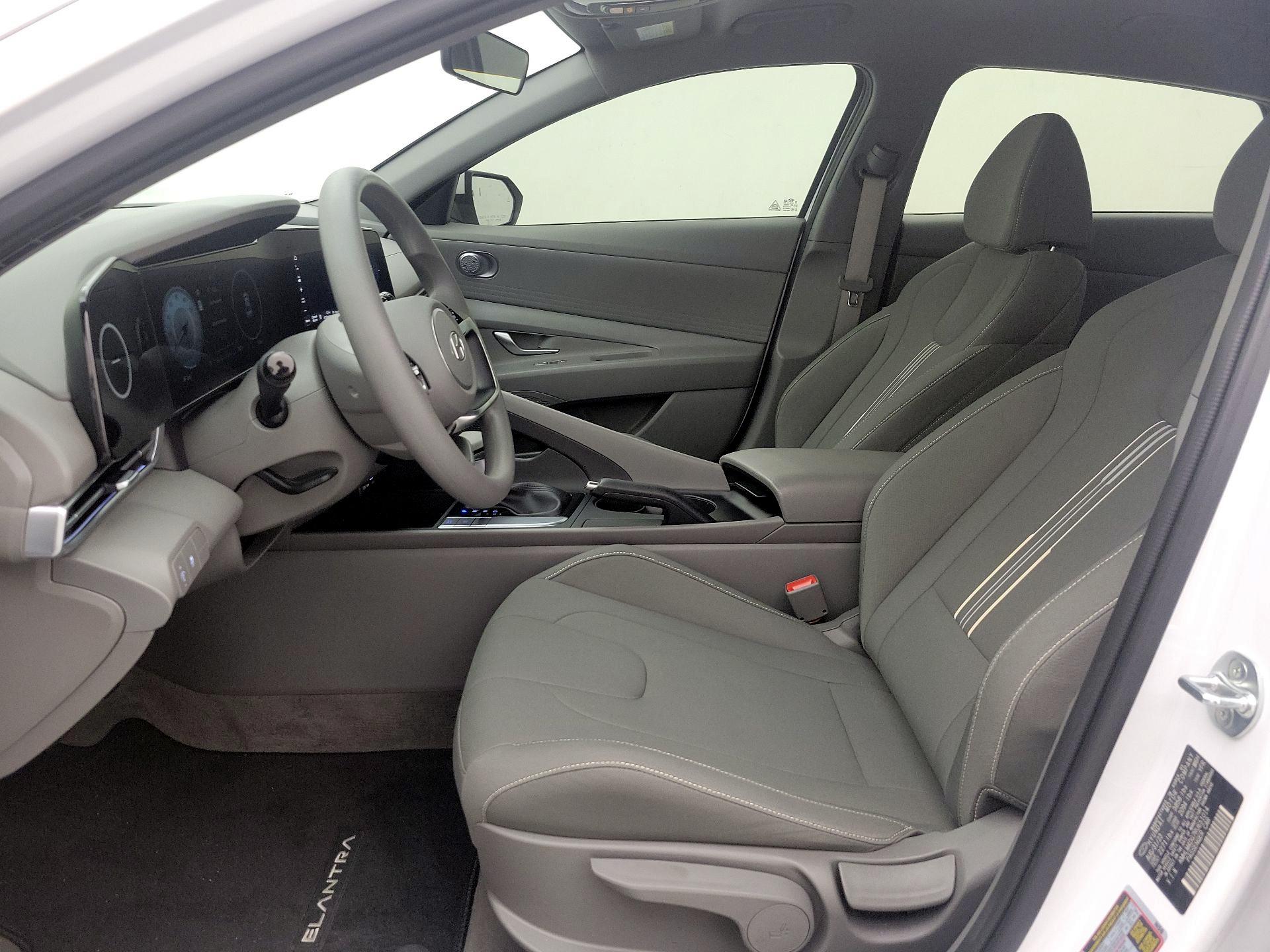 Thumbnail: 2024 Hyundai Elantra - 11