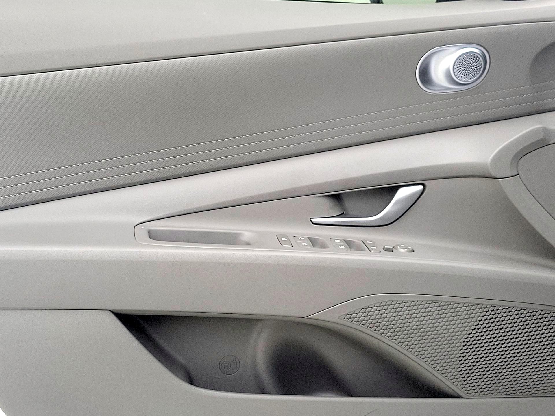 Thumbnail: 2024 Hyundai Elantra - 12