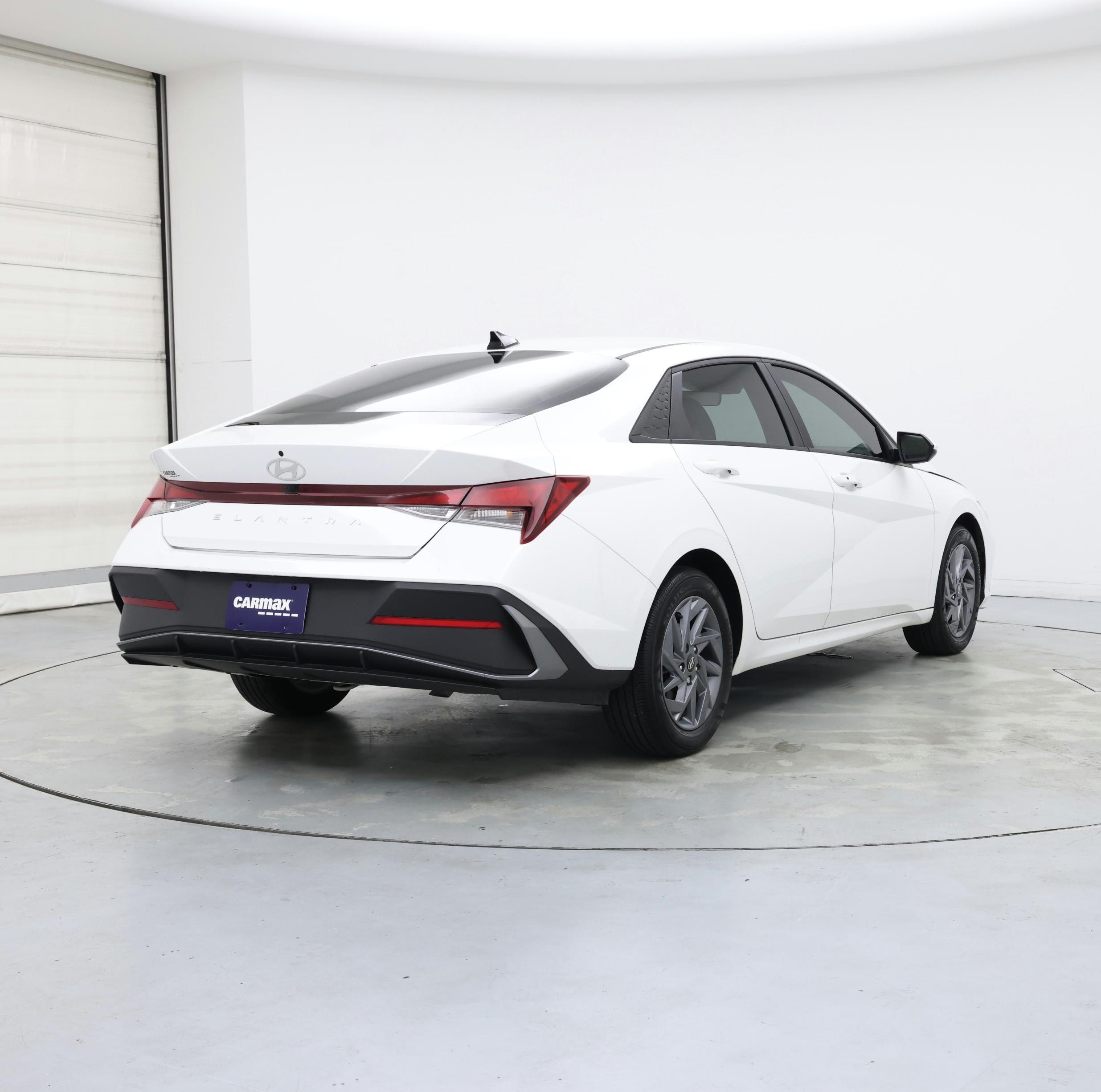 Thumbnail: 2024 Hyundai Elantra - 8