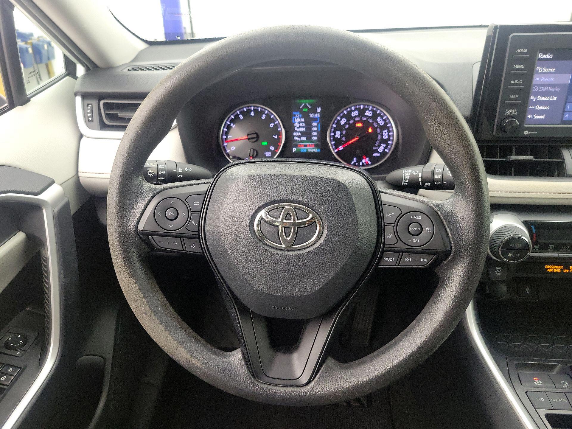 Thumbnail: 2020 Toyota RAV4 - 10
