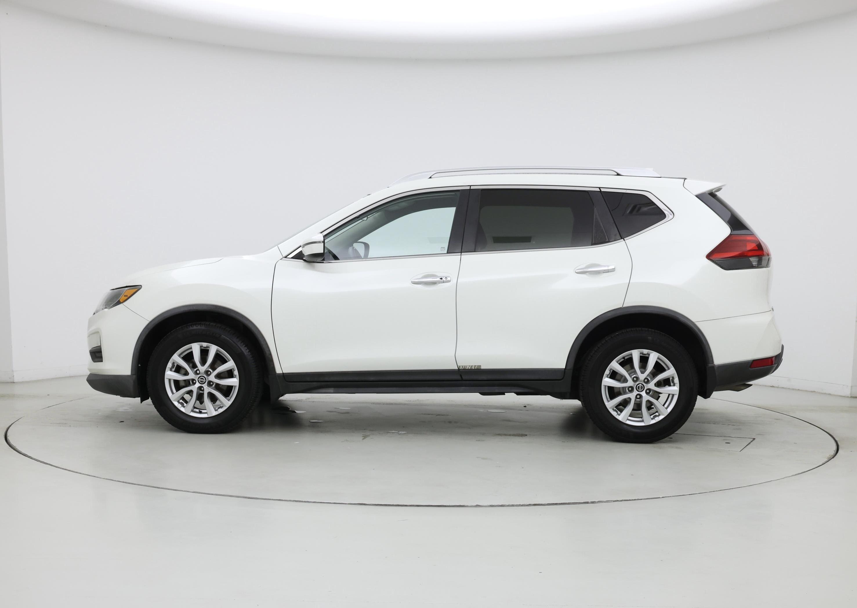 Thumbnail: 2018 Nissan Rogue - 3