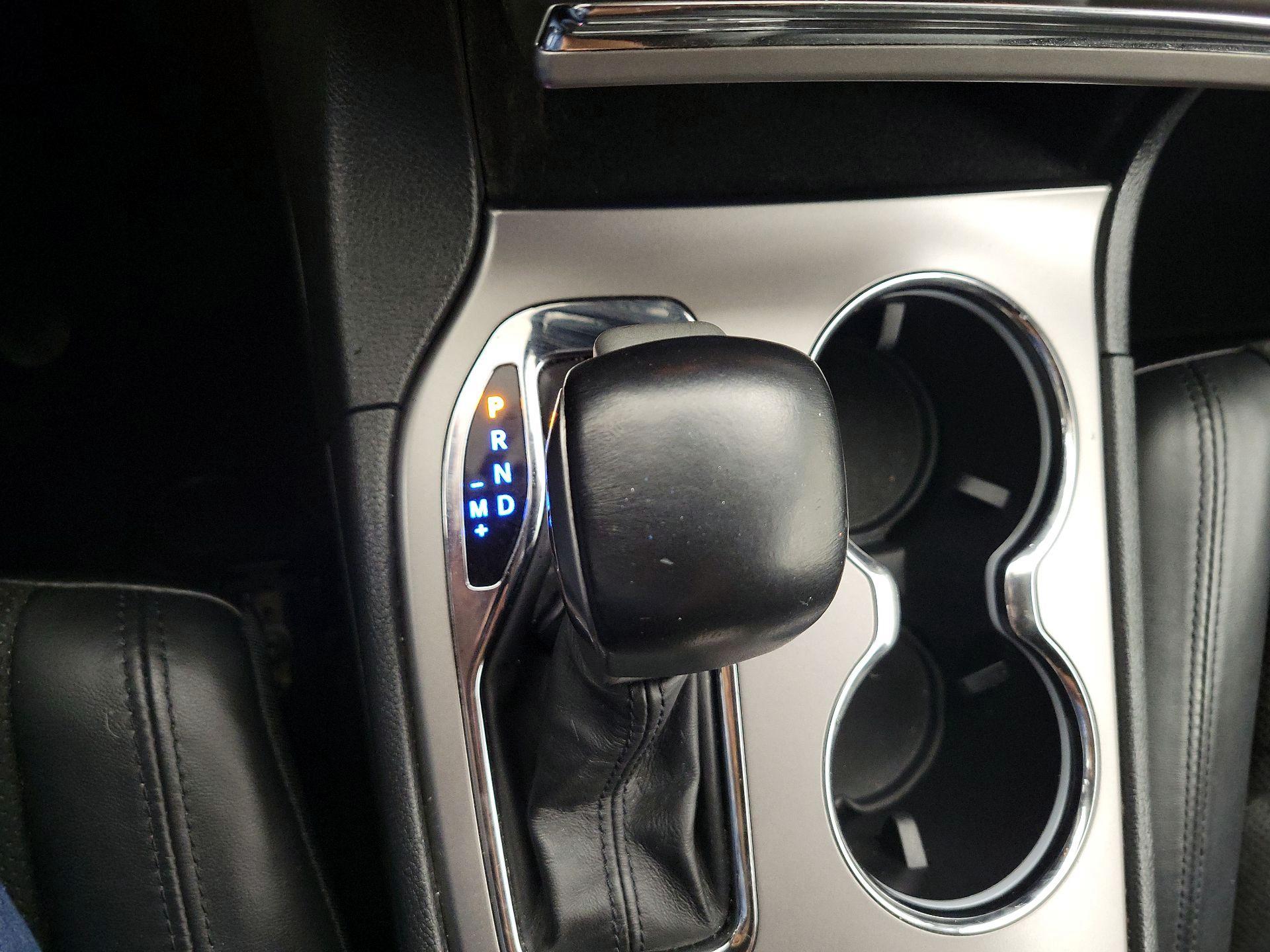Thumbnail: 2019 Jeep Grand Cherokee - 18