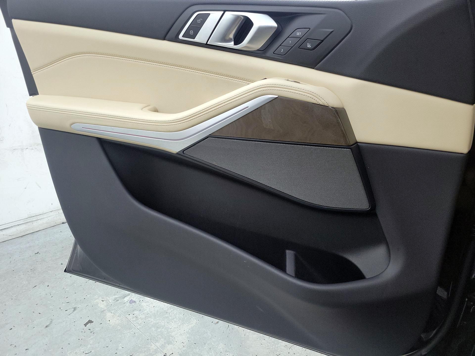 Thumbnail: 2021 BMW X5 - 12