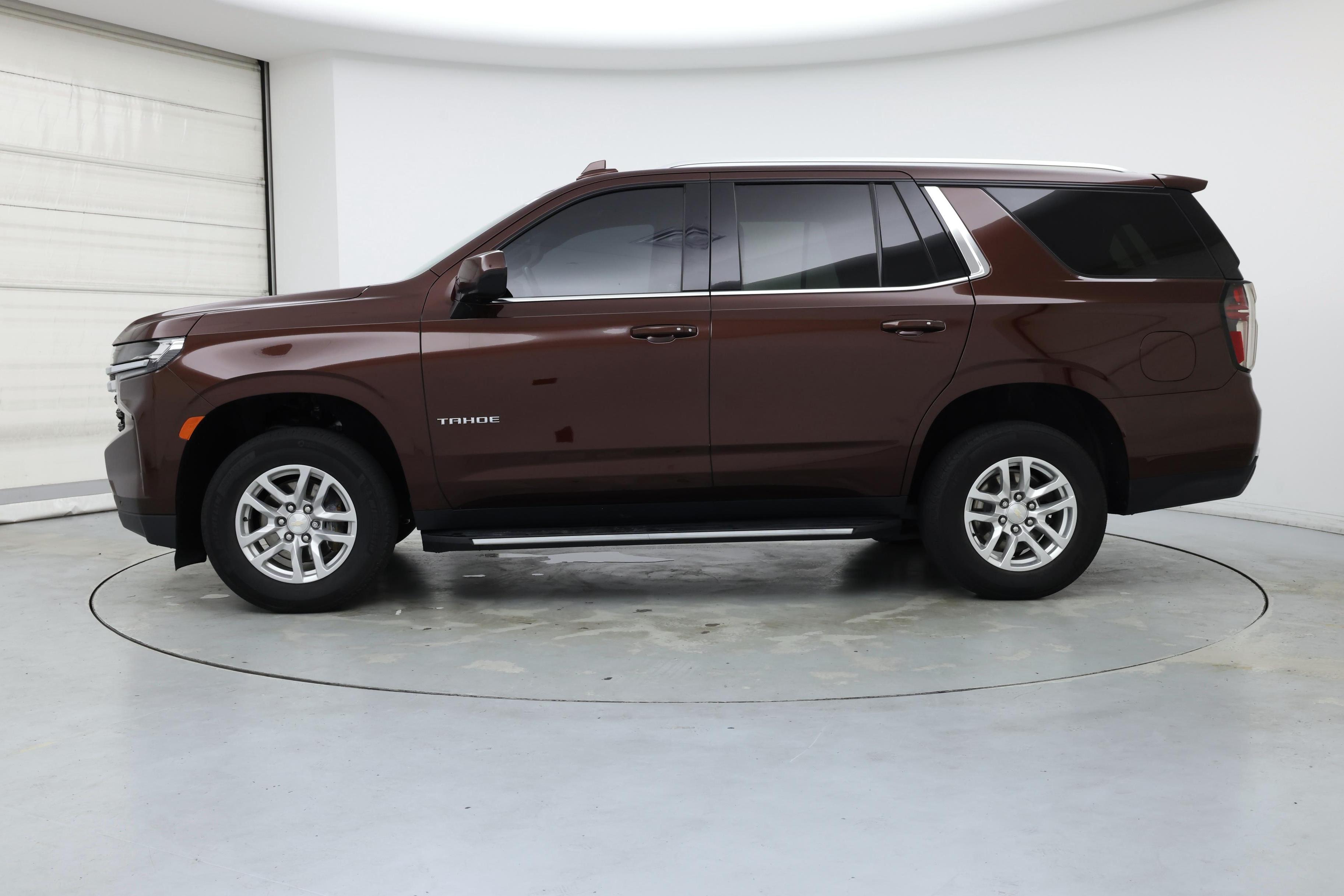 Thumbnail: 2023 Chevrolet Tahoe - 3