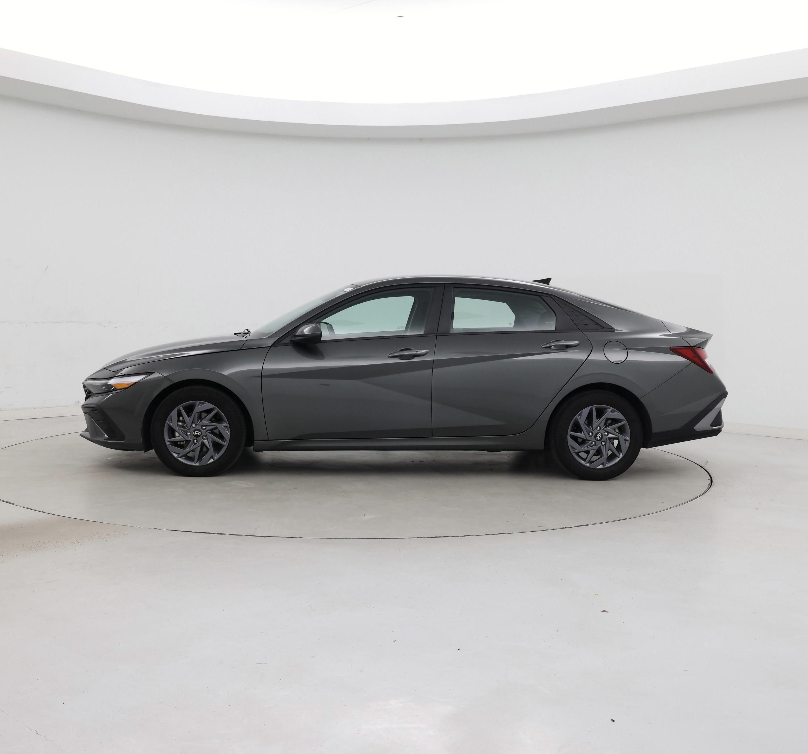 Thumbnail: 2024 Hyundai Elantra - 3