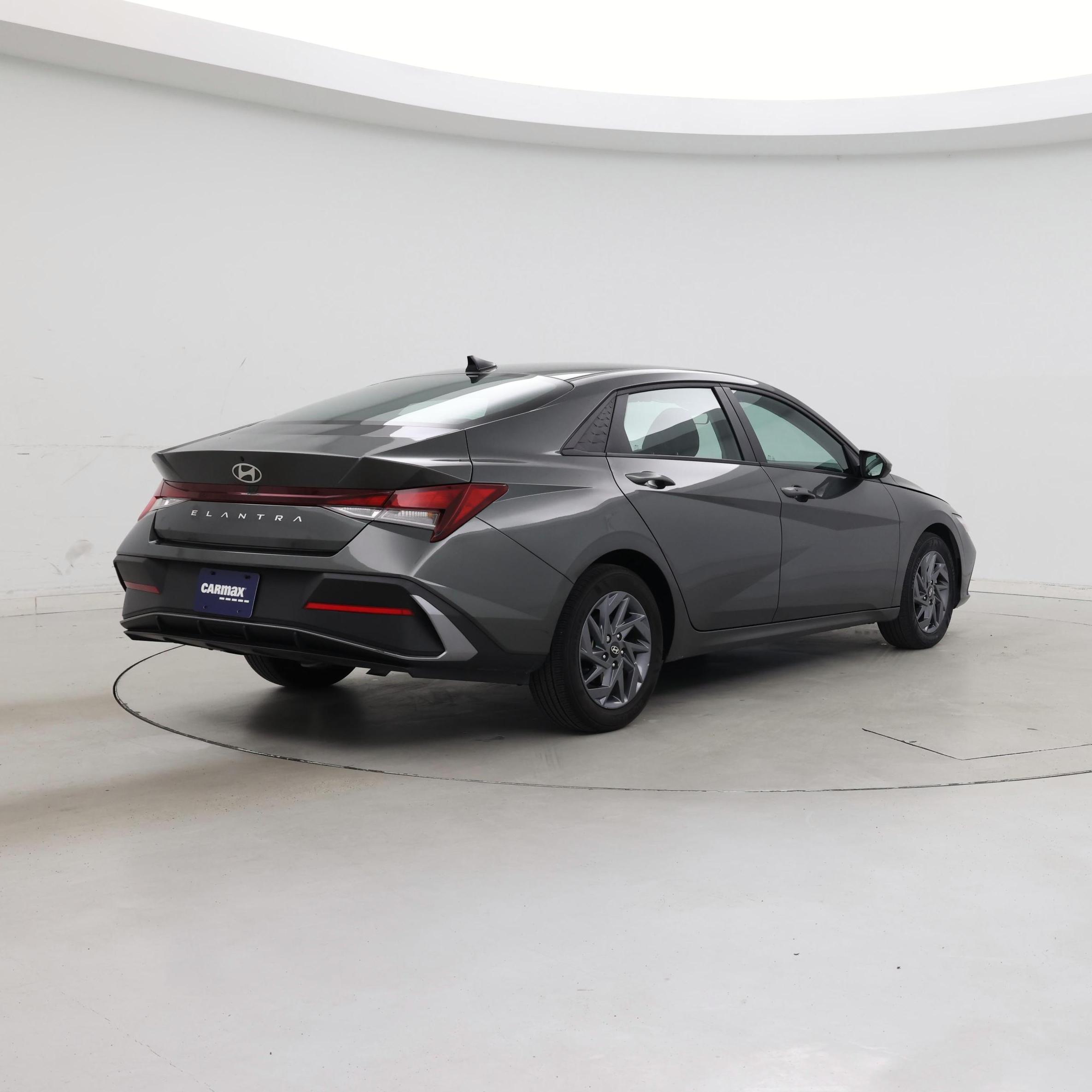 Thumbnail: 2024 Hyundai Elantra - 8
